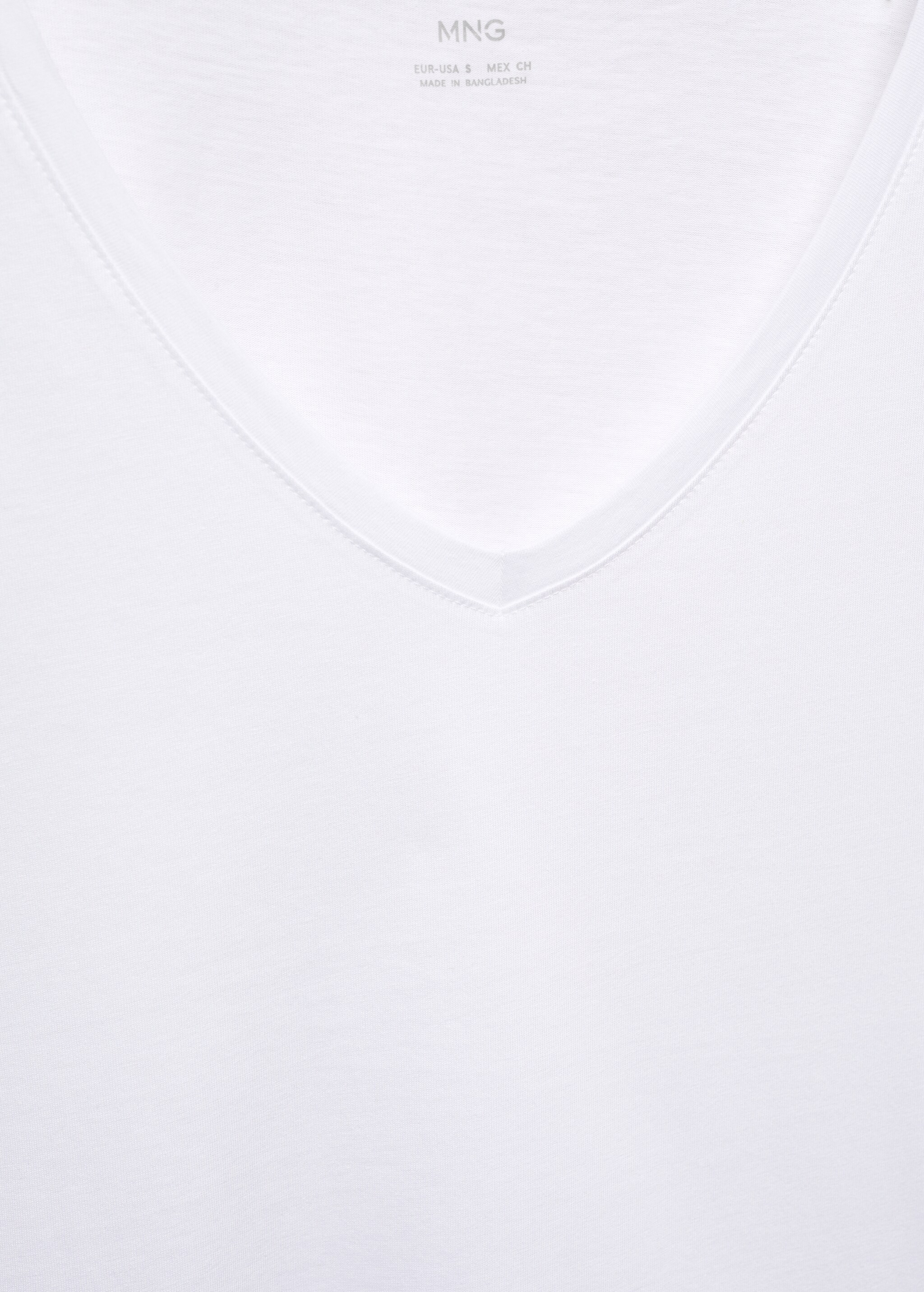 T-shirt de 100% algodão com gola em V - Pormenor do artigo 8