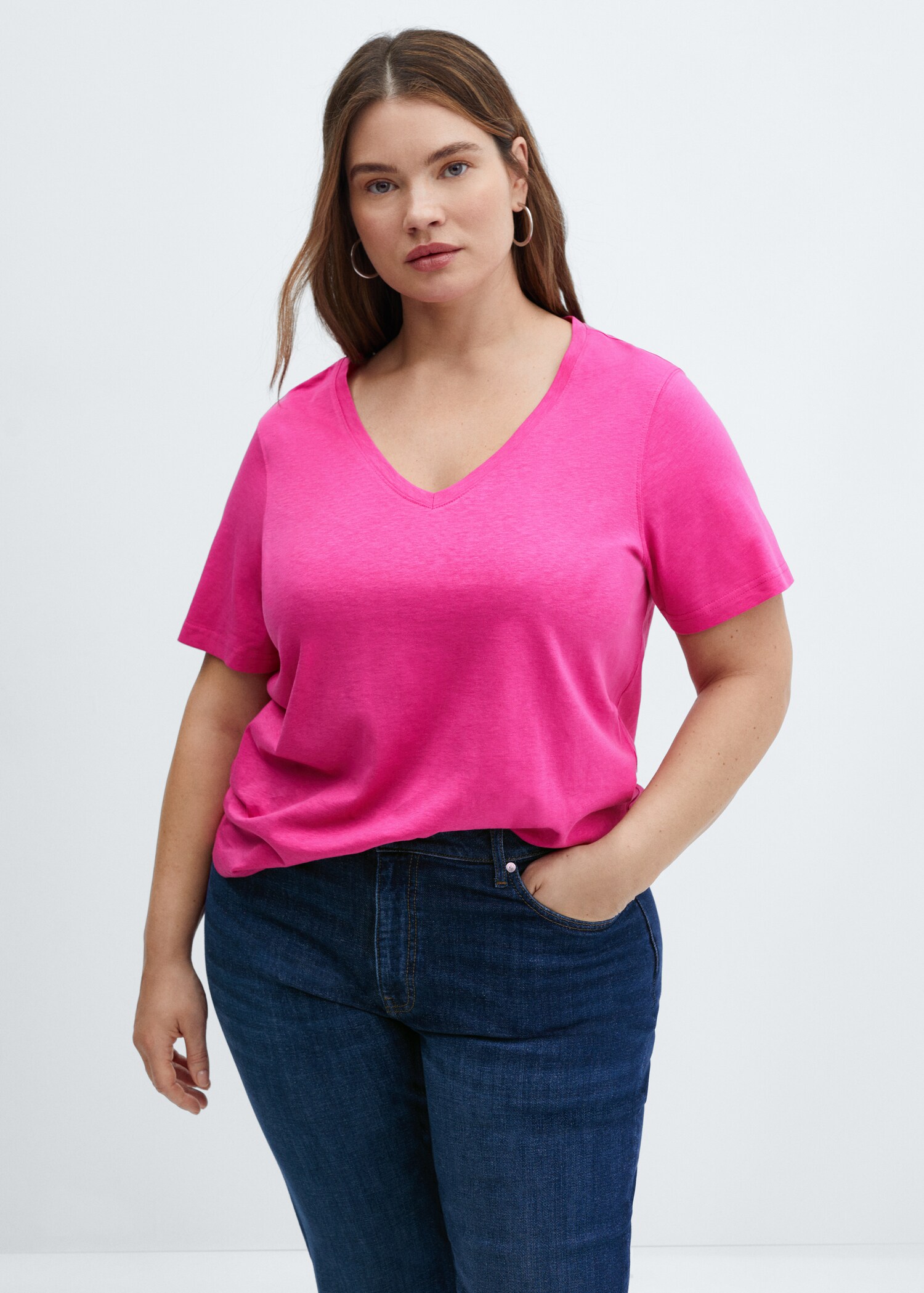 100% cotton V-neck t-shirt - Details of the article 5