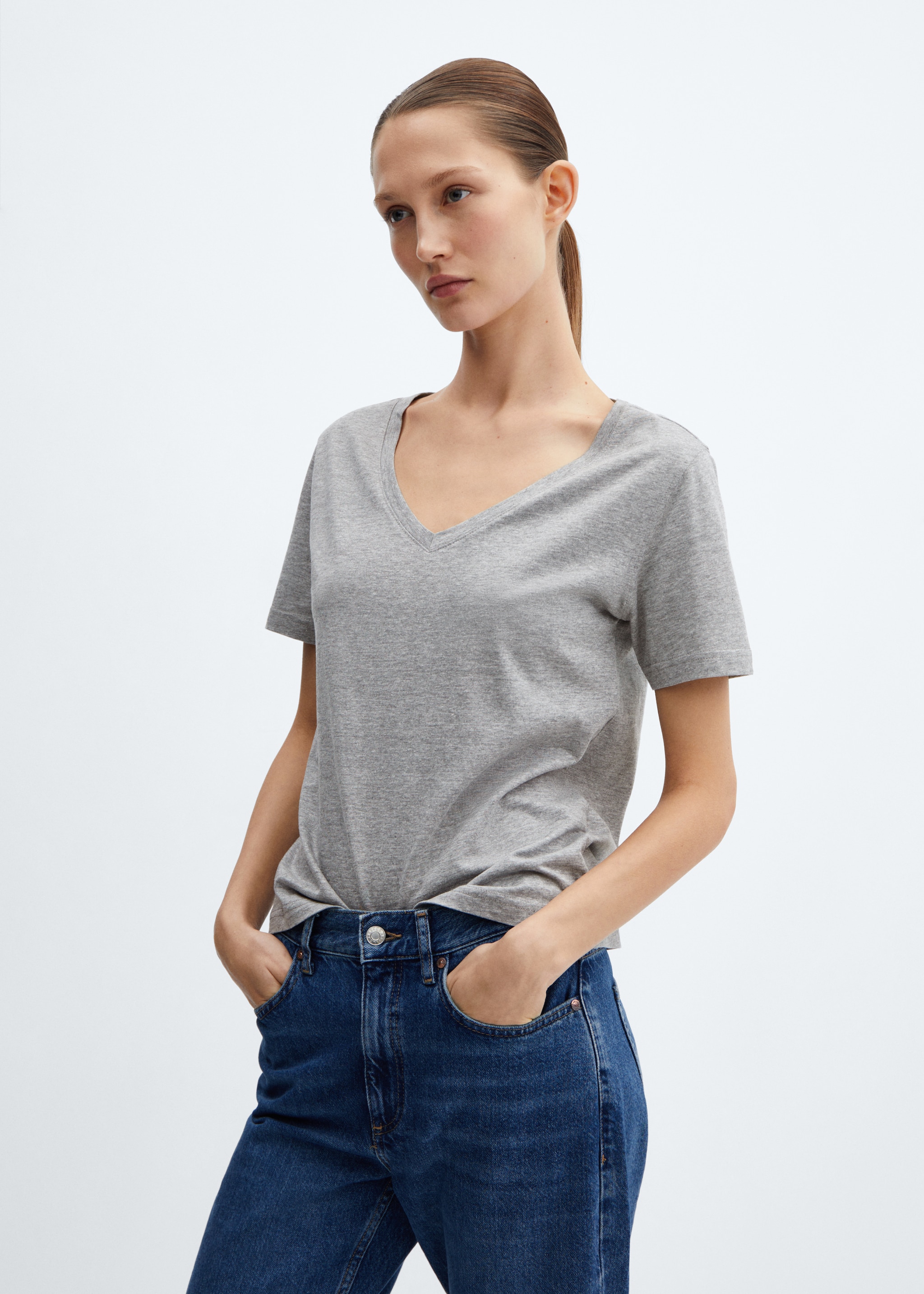 100% cotton V-neck t-shirt  - Medium plane