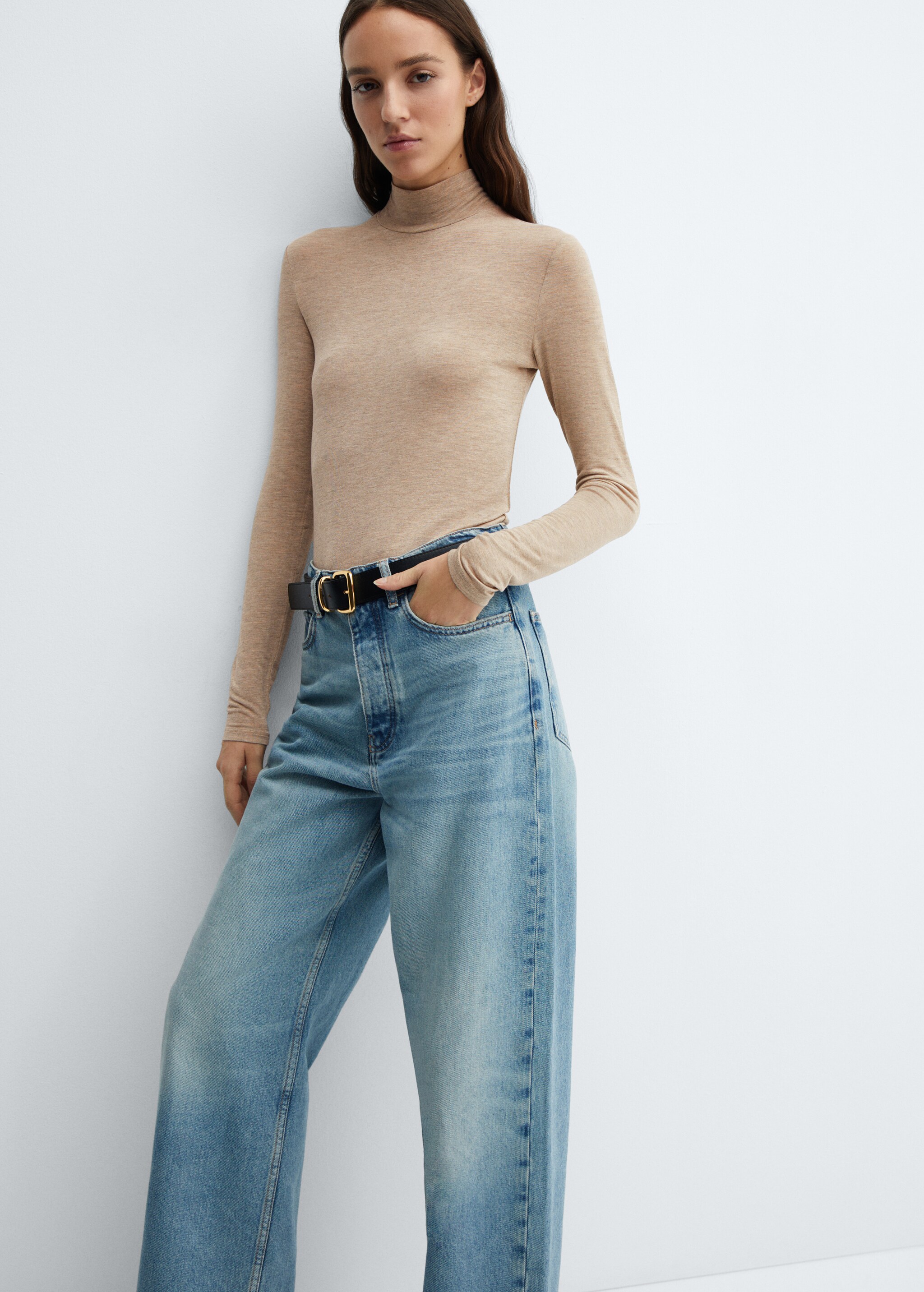 Turtleneck long-sleeved t-shirt - Details of the article 6