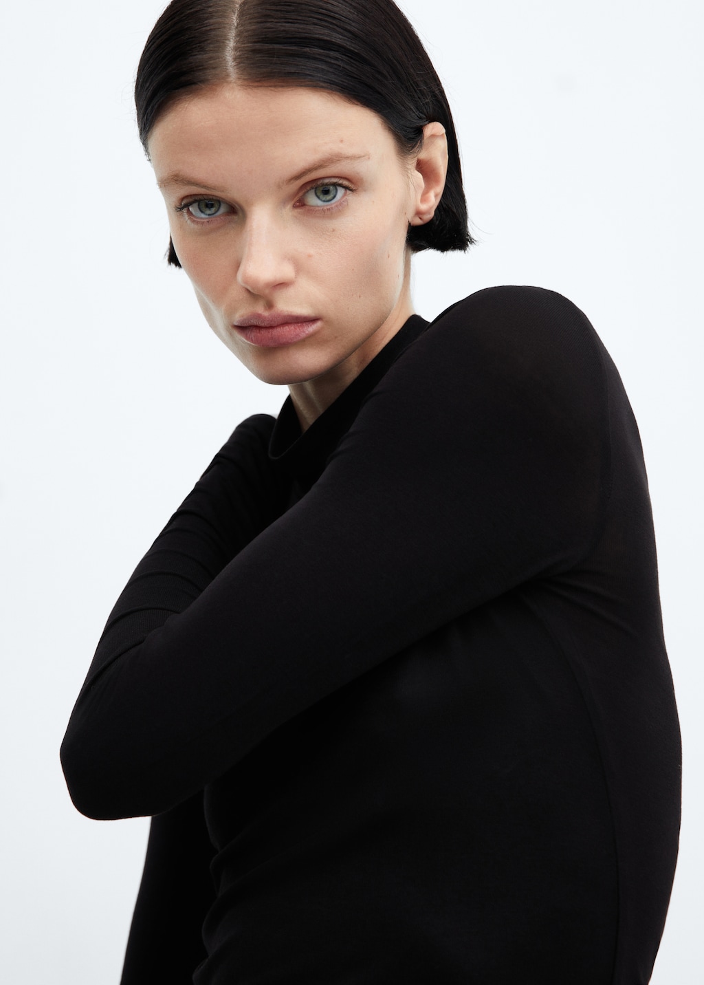 Turtleneck long-sleeved t-shirt - Women | MANGO Japan