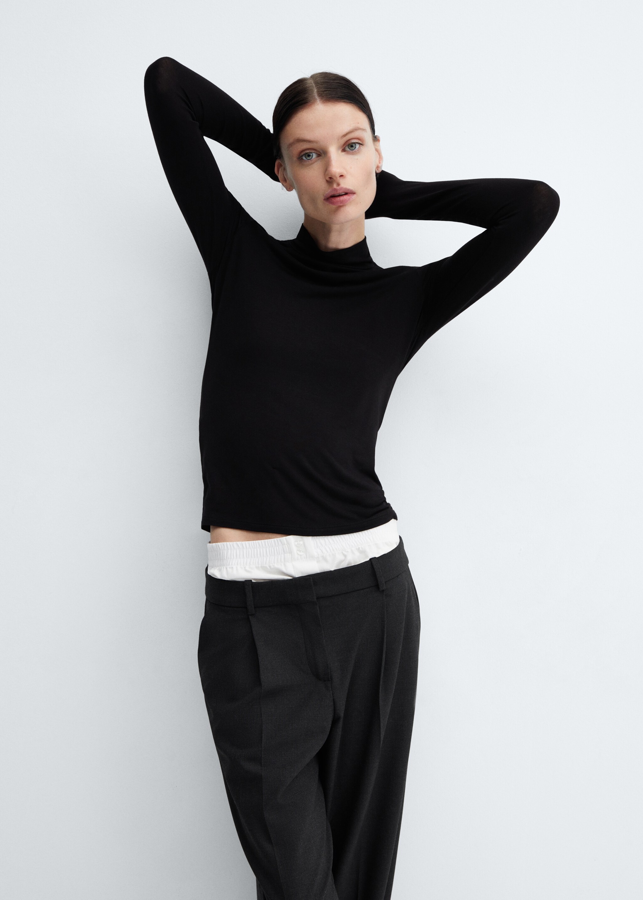 Turtleneck long-sleeved t-shirt - Details of the article 2