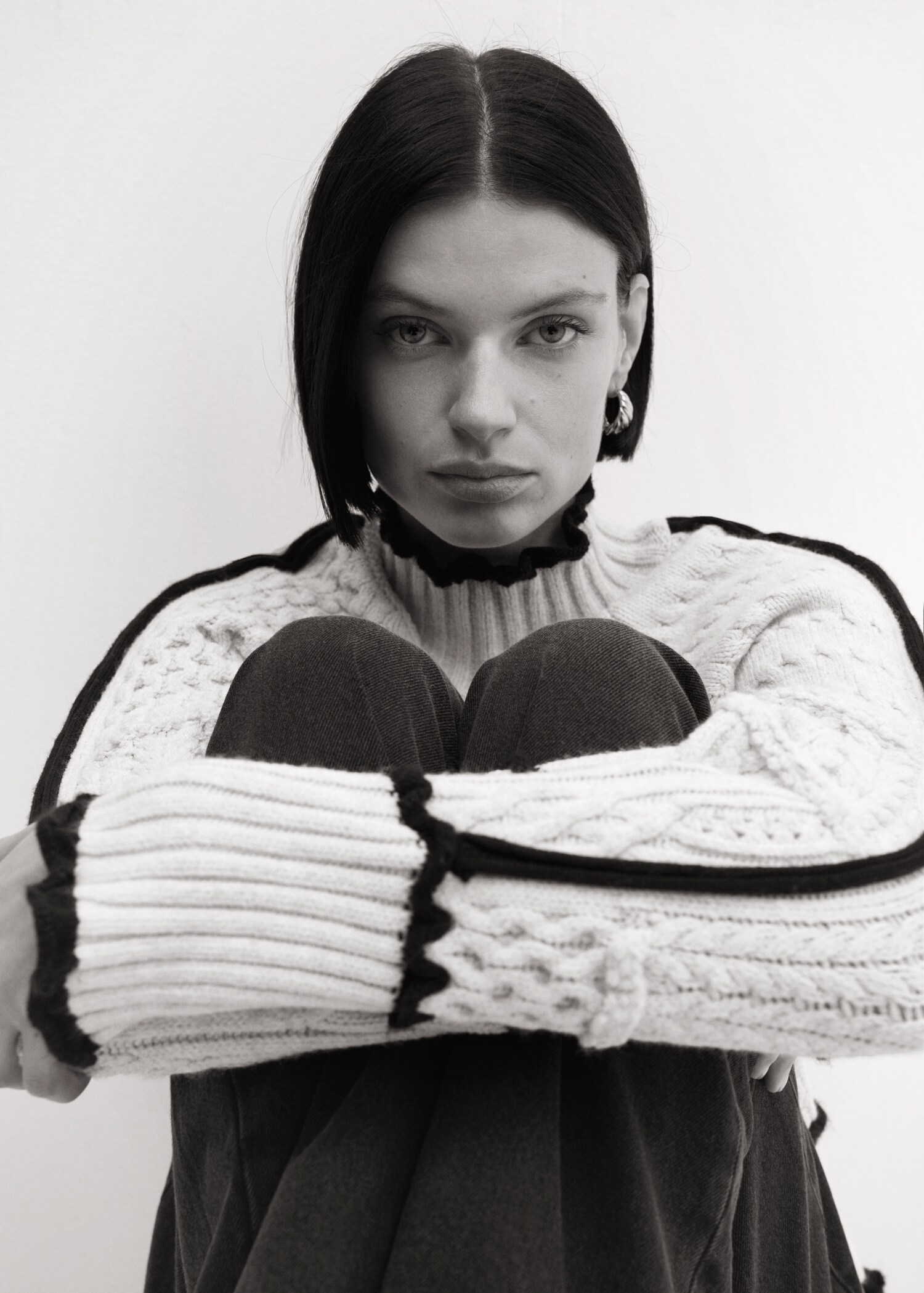 Cableknit sweater with contrasting trim Woman MANGO United Kingdom