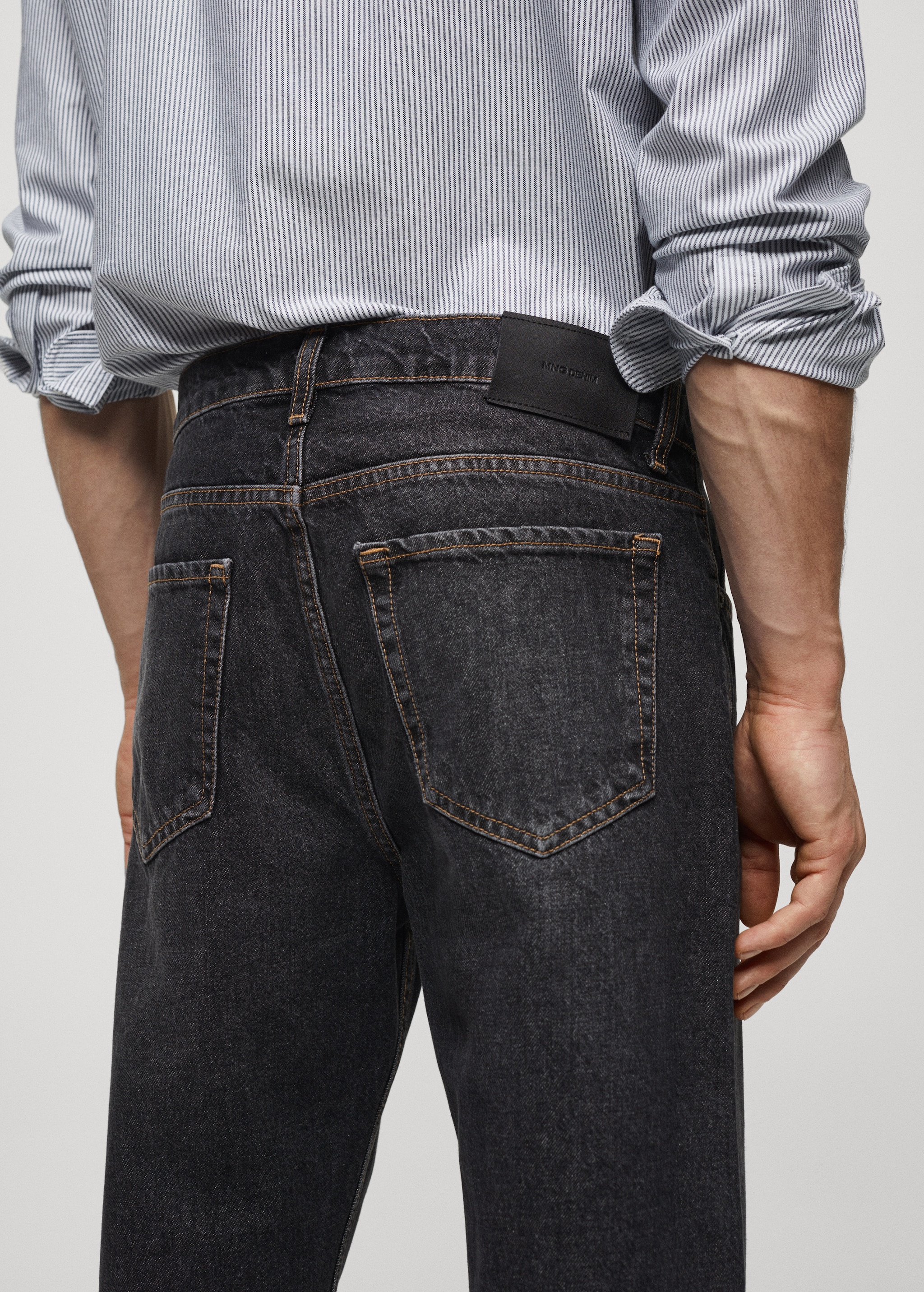 Relaxed-fit dark wash jeans - Details of the article 4