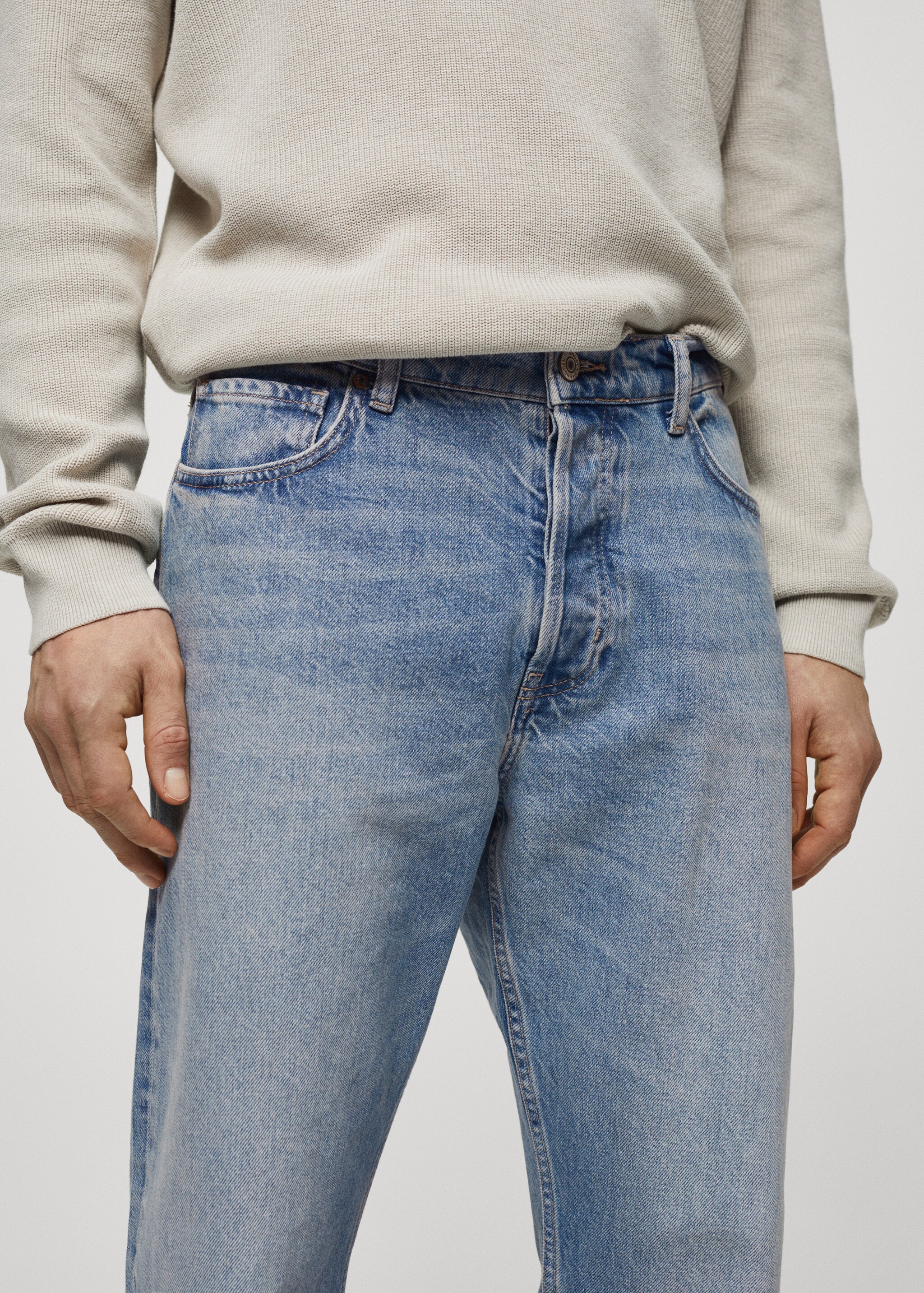 Relaxed-fit medium wash jeans - Details of the article 1