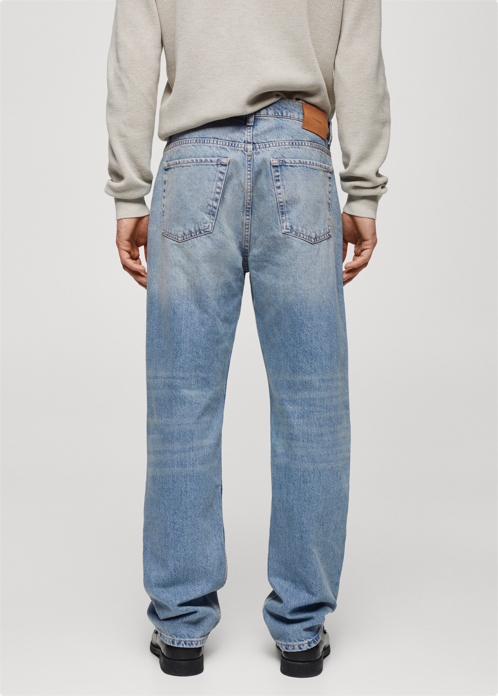 Relaxed-fit medium wash jeans - Reverse of the article