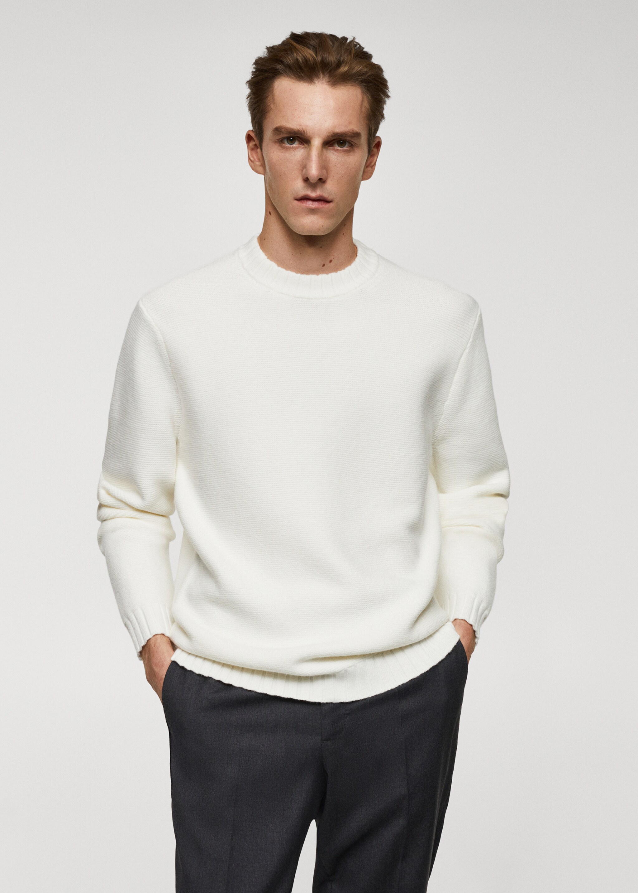 Knitted sweater with ribbed details - Medium plane