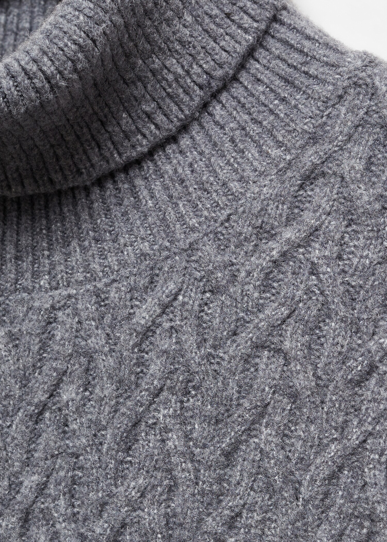 Braided turtleneck sweater - Details of the article 8