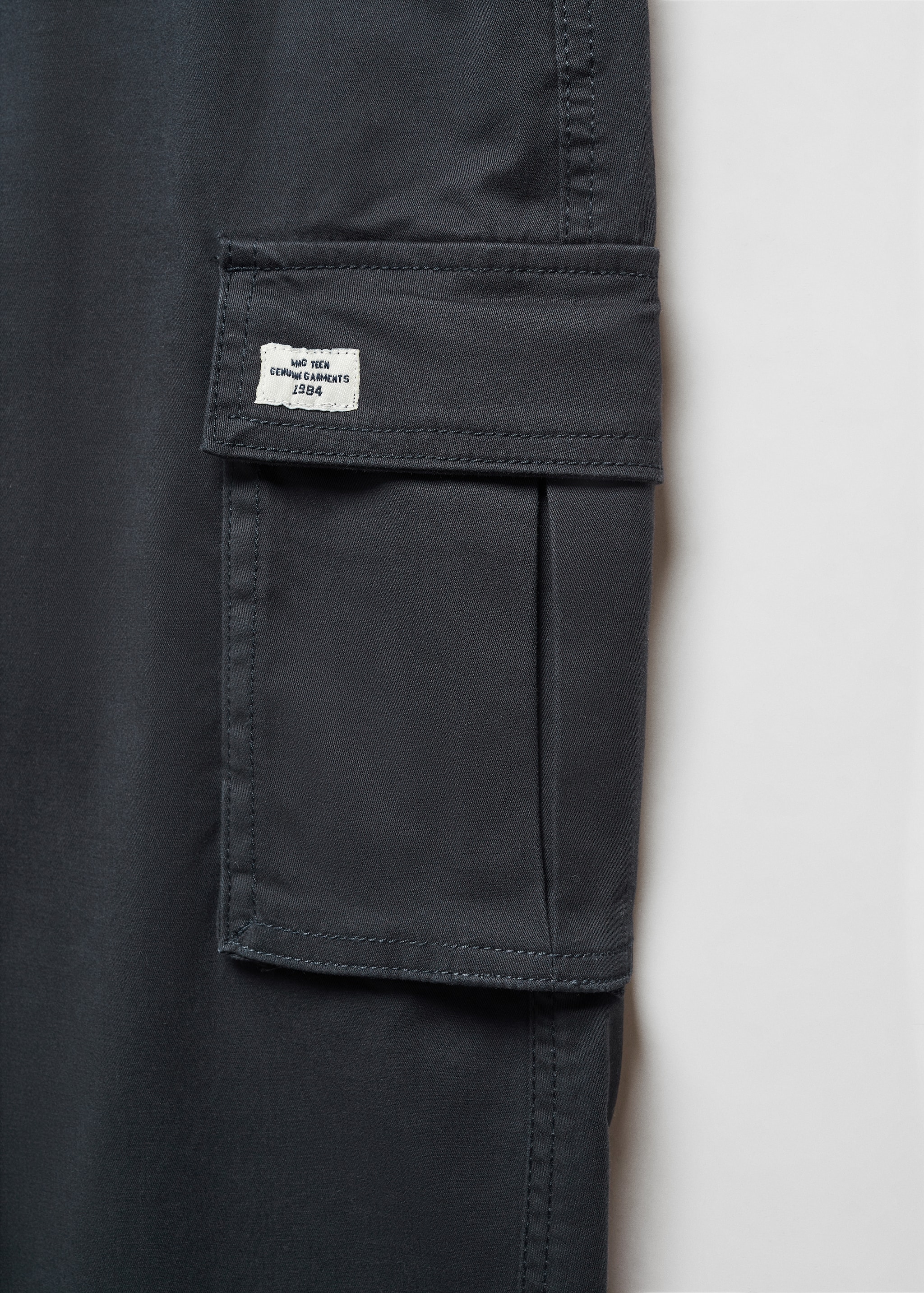 Cotton cargo trousers - Details of the article 8