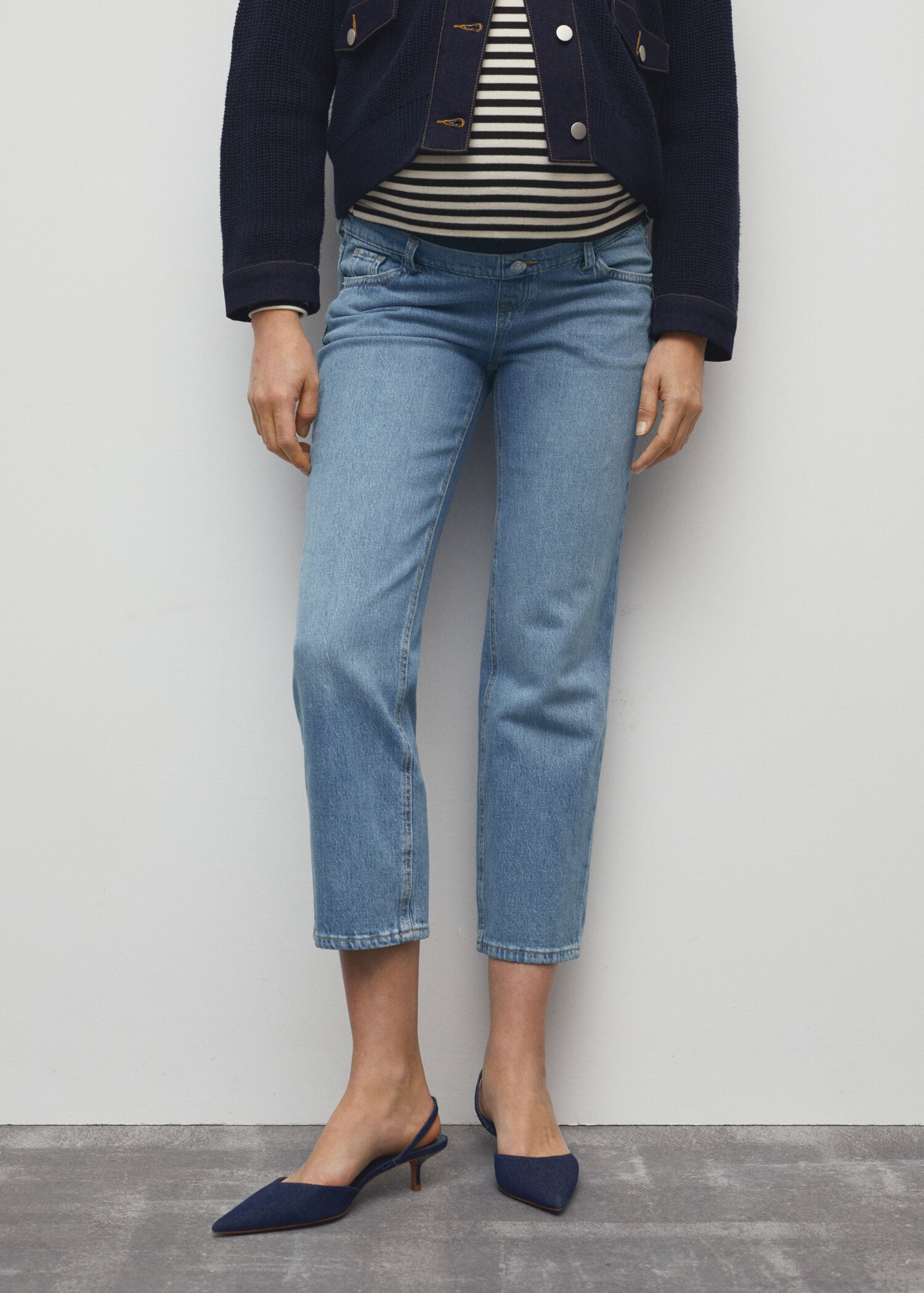 Jeans rectos premamá - Plano medio