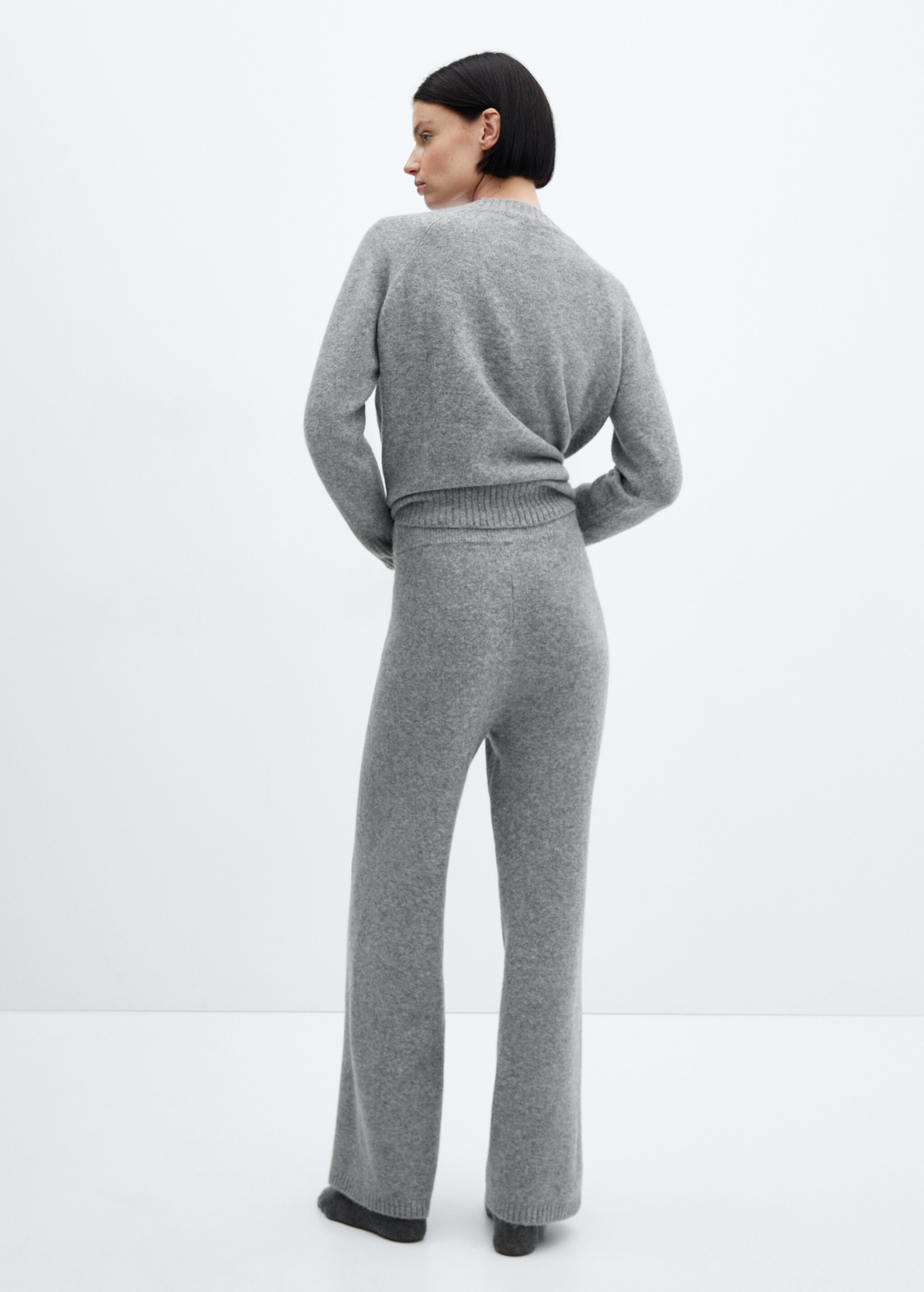 Cotton-linen knitted trousers  - Reverse of the article