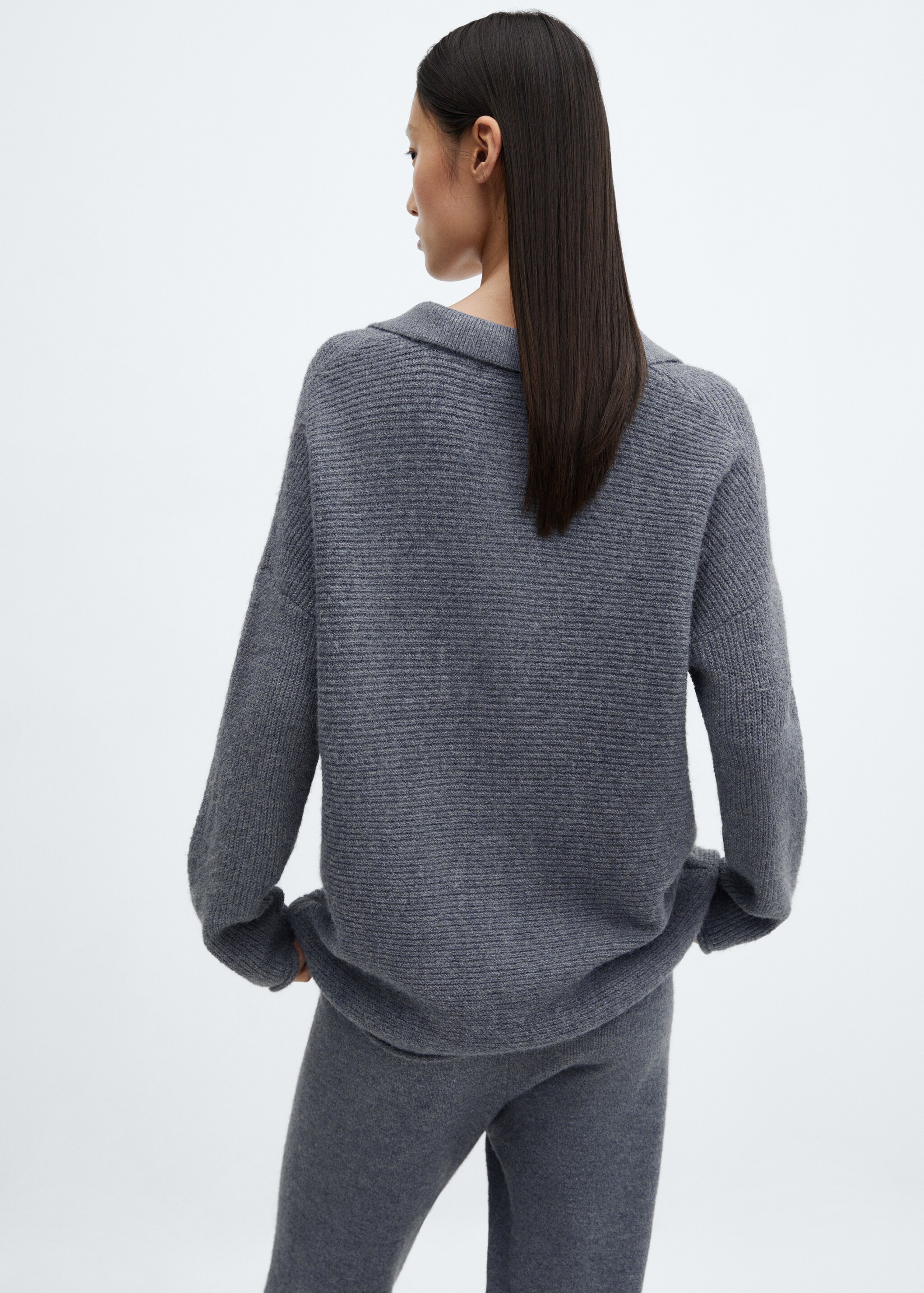 Oversized knit sweater - Reverse of the article