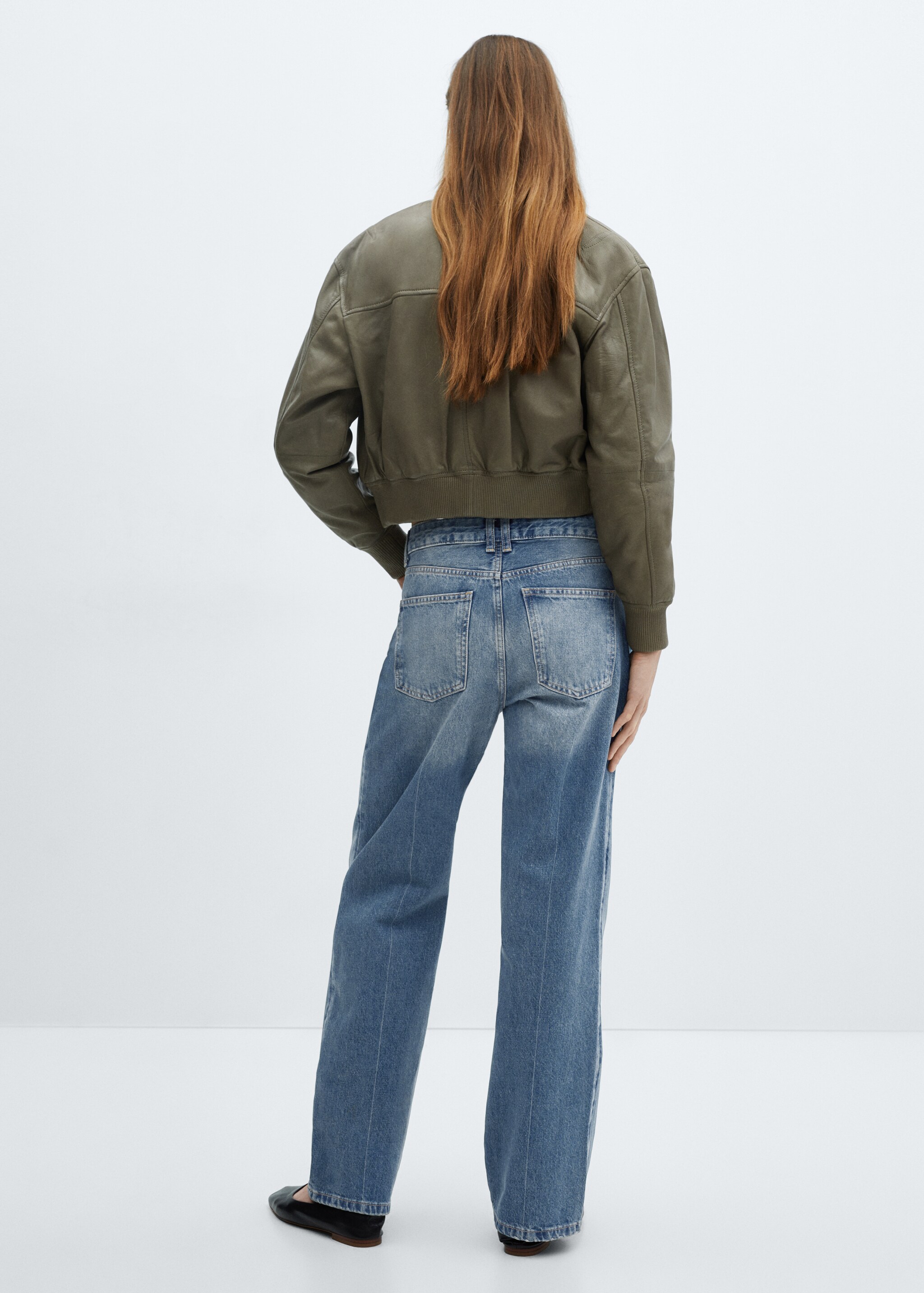 Straight pleated jeans - Reverse of the article