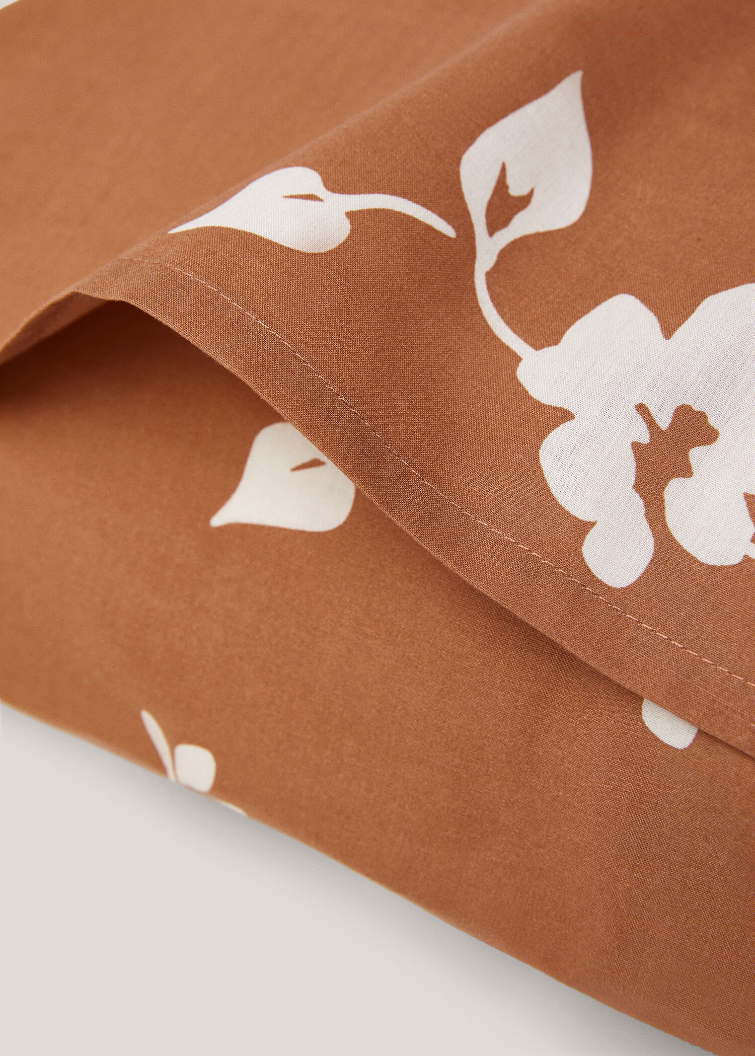 Large floral pillowcase 60x60cm - Details of the article 1