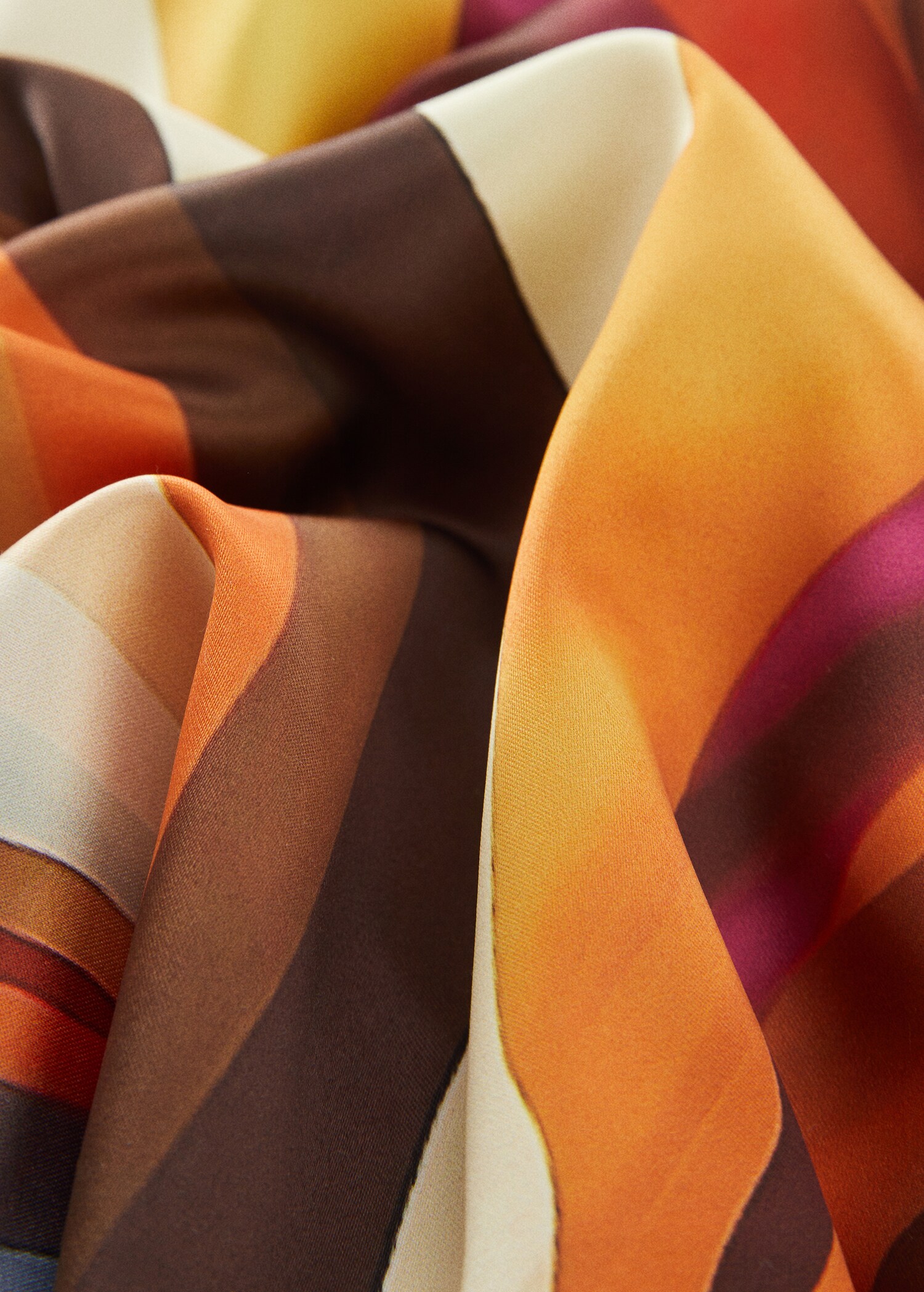 Multi-coloured striped scarf - Details of the article 1