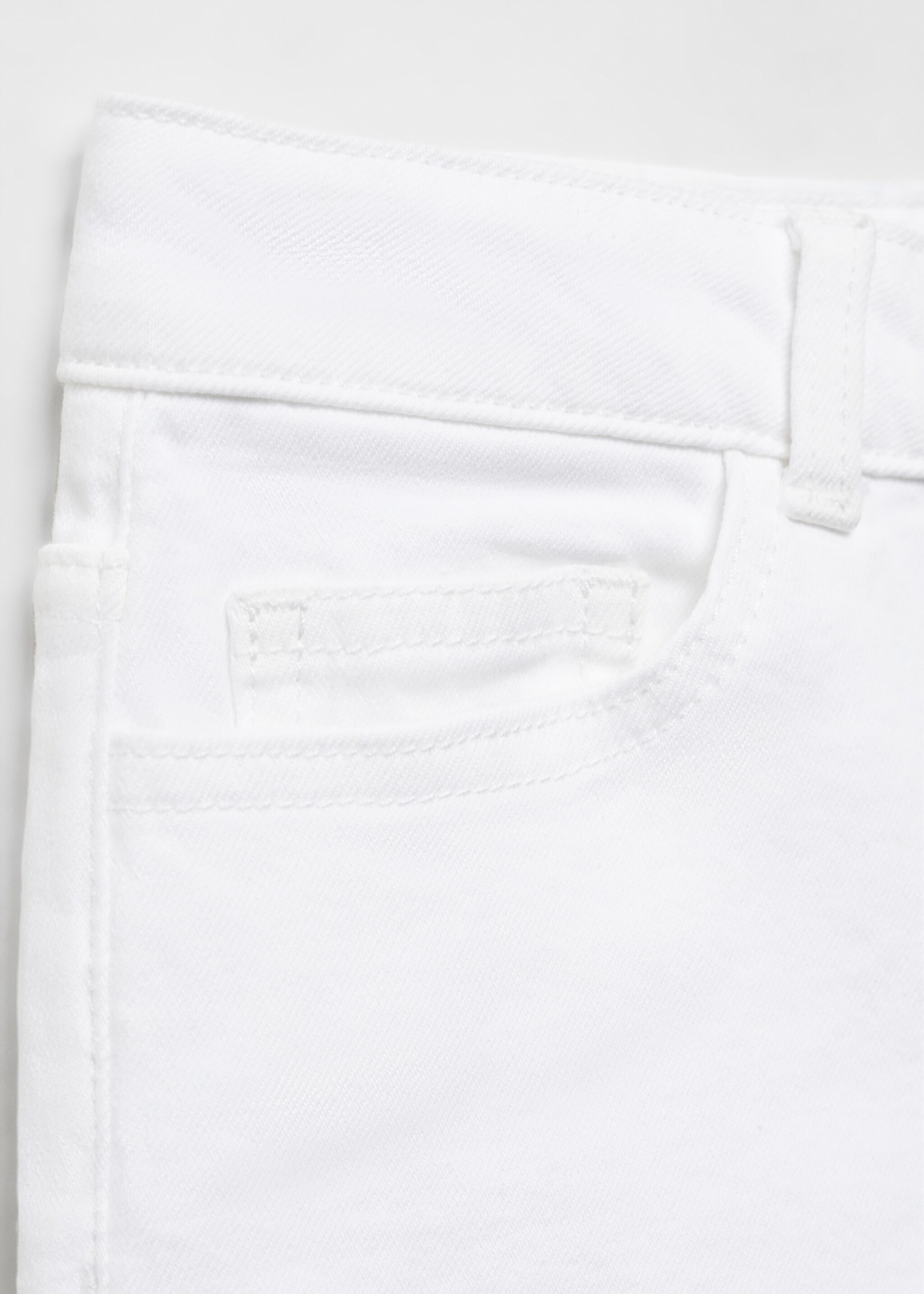 Denim shorts with buttons - Details of the article 8, White. Ref: 67016014-00.