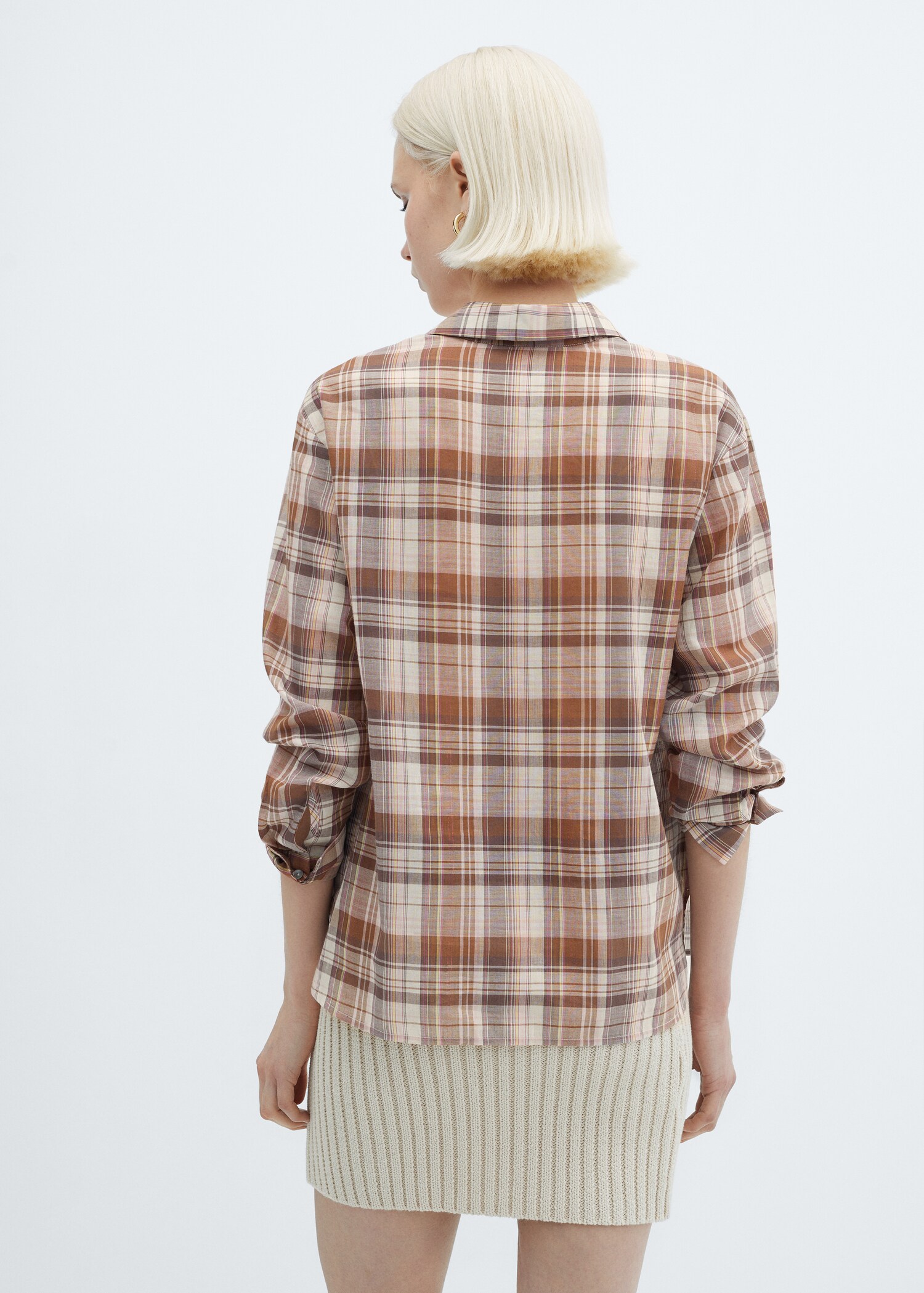 Camisa cuadros bolsillos - Reverso del artículo