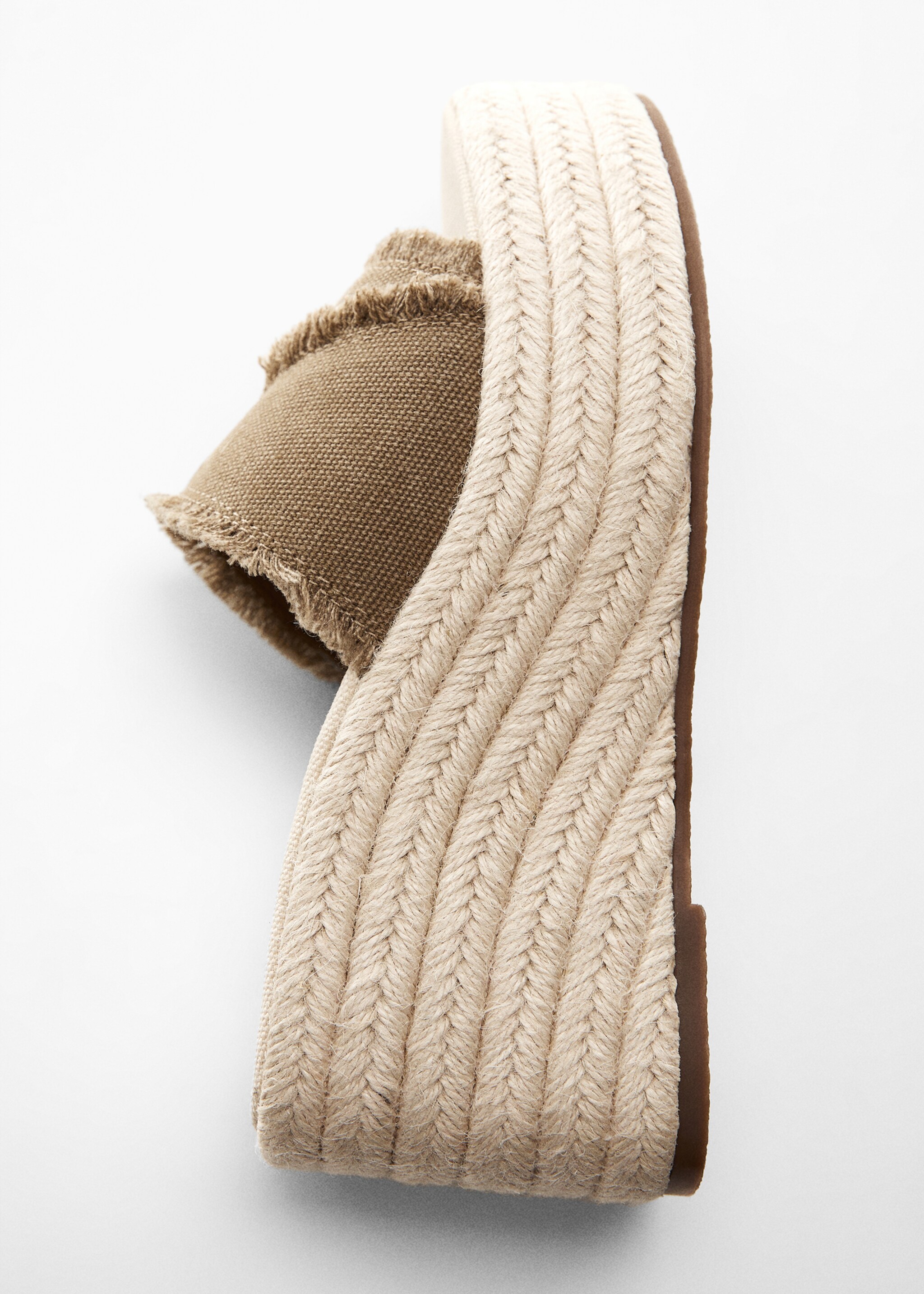 صندل من القش بنعل سميك - تفاصيل المنتج 5, قهوة. Ref: 67016330-00.