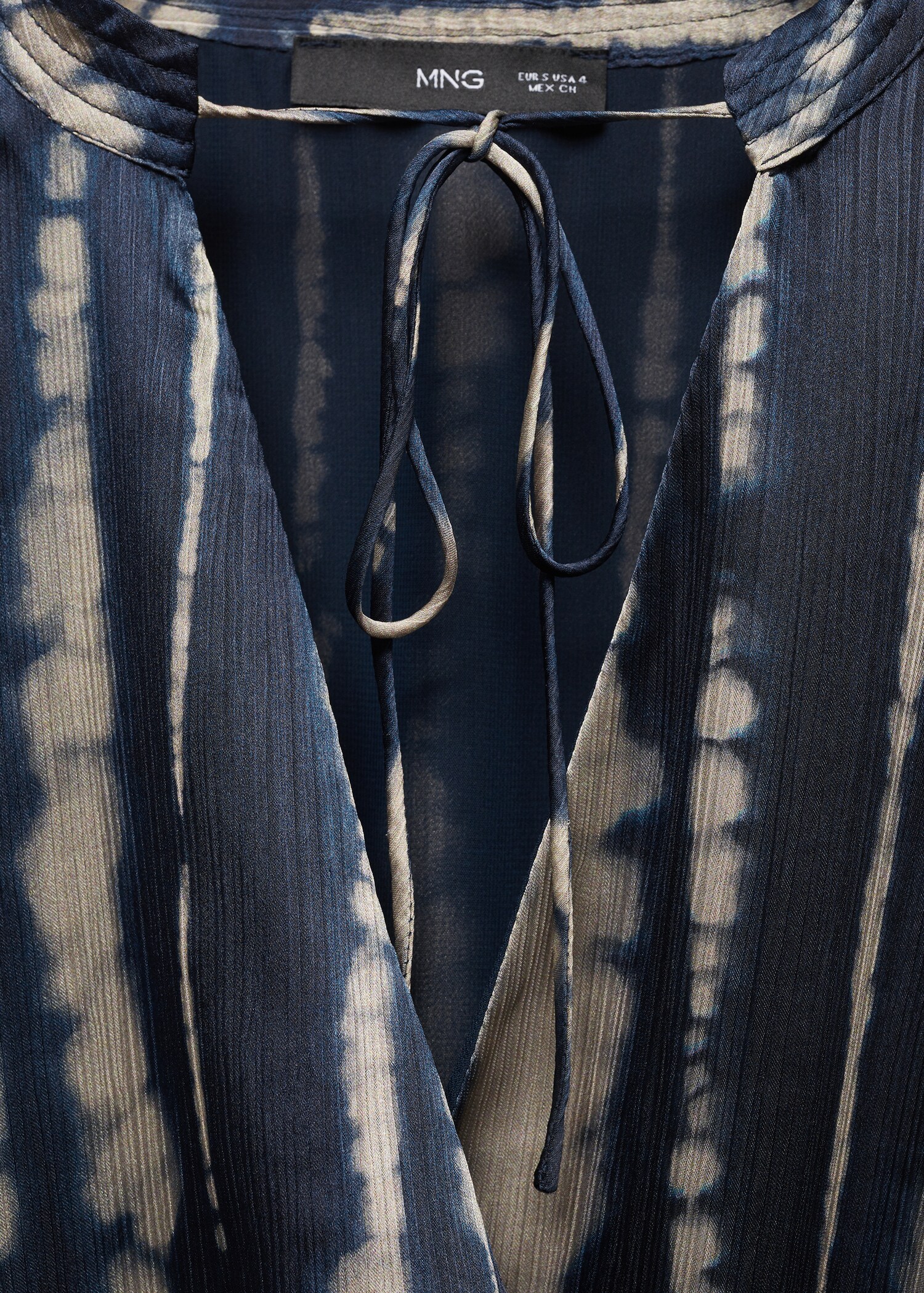 Printed satin dress - Details of the article 8