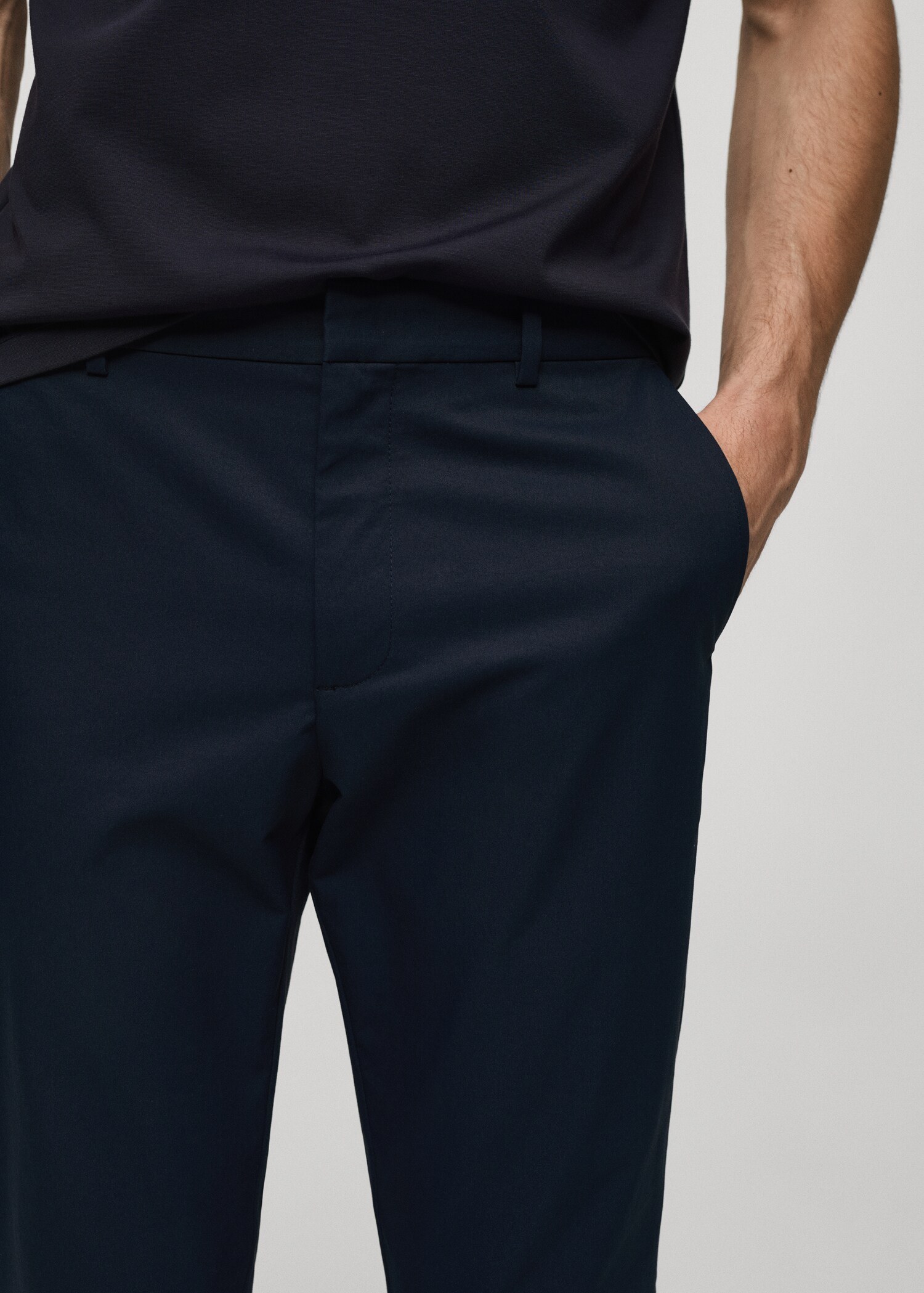 Pantalon slim fit tissu technique - Détail de l'article 1