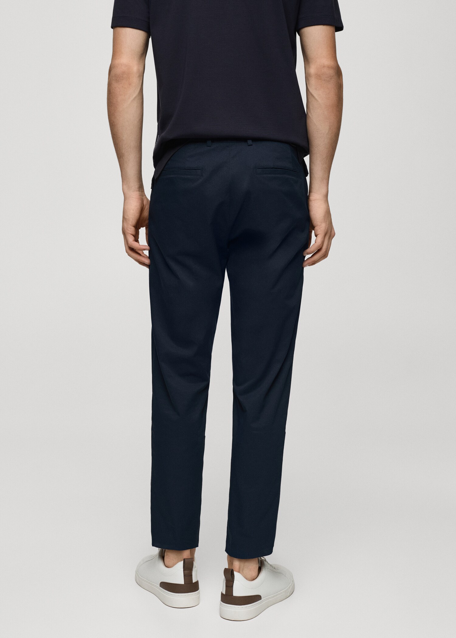 Pantalon slim fit tissu technique - Verso de l’article