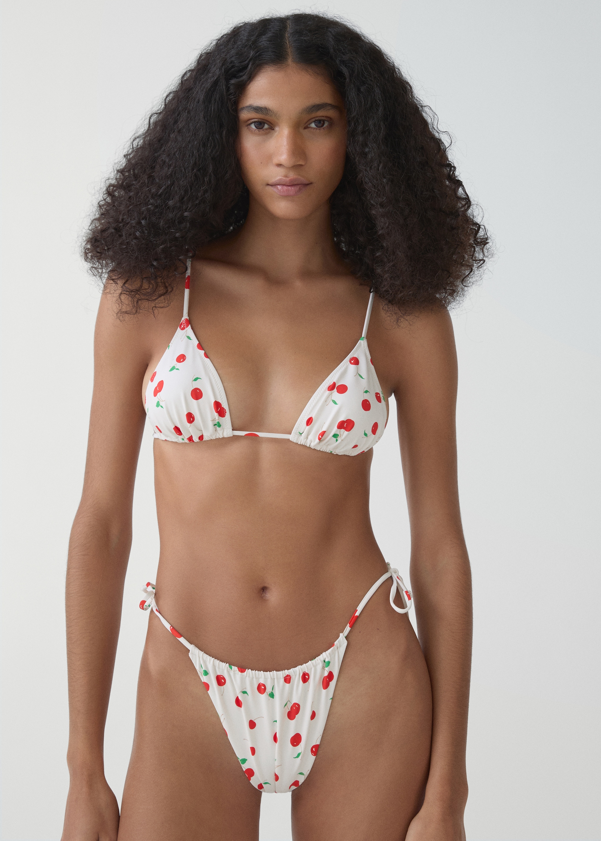 Culotte bikini brésilienne imprimée - Plan moyen