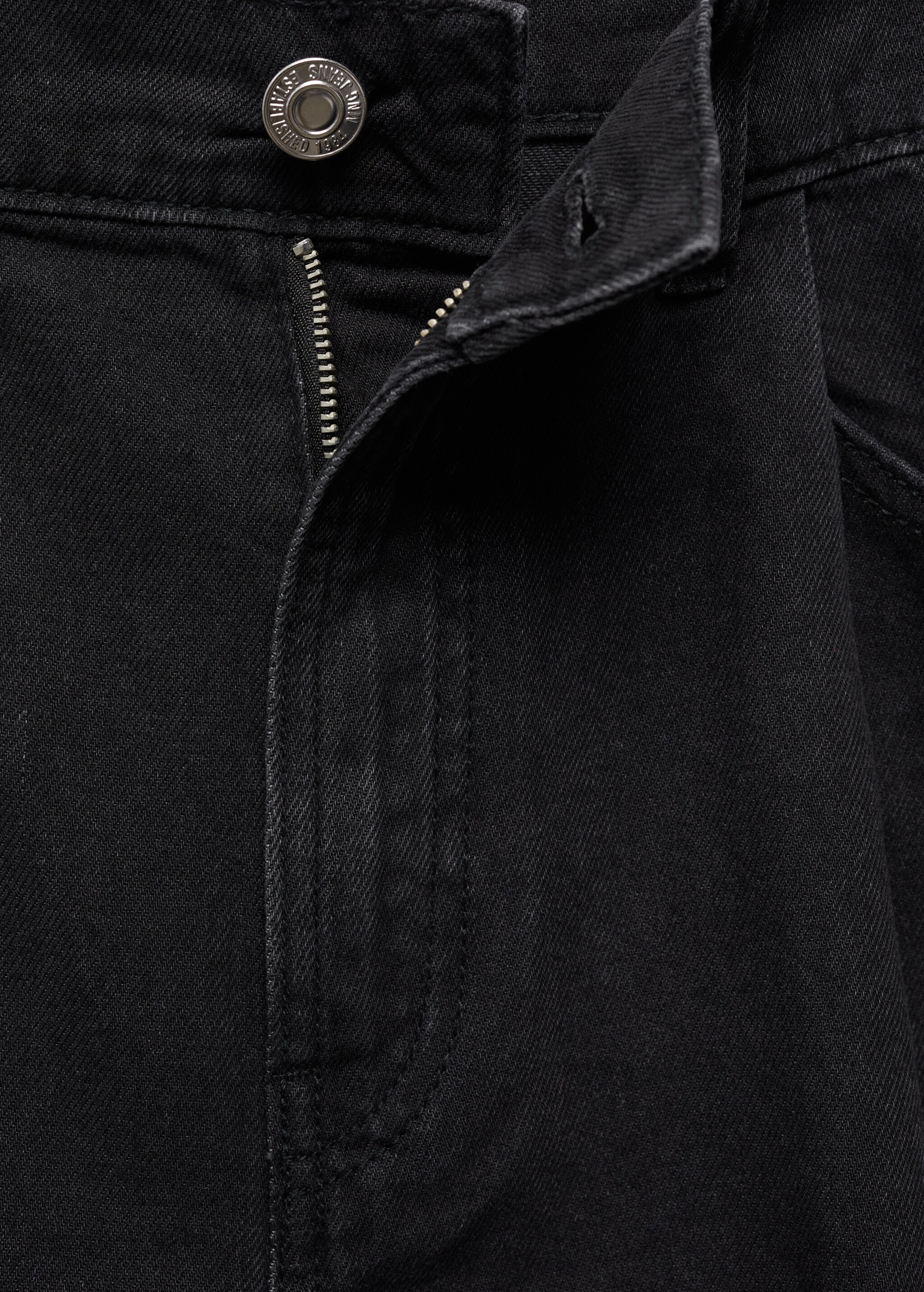 Denim shorts with pleats - Details of the article 8