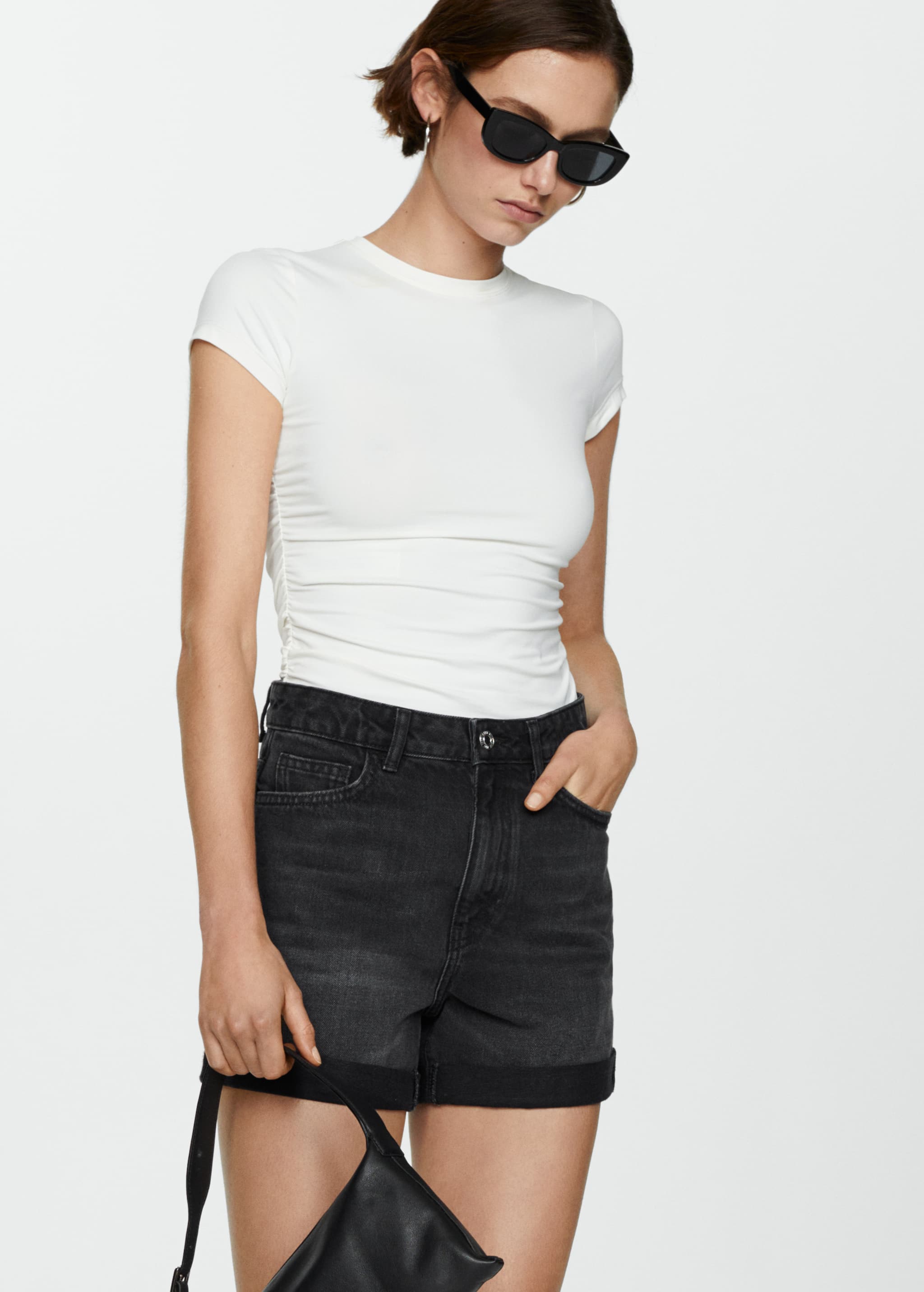 Mom-fit denim shorts - Details of the article 1