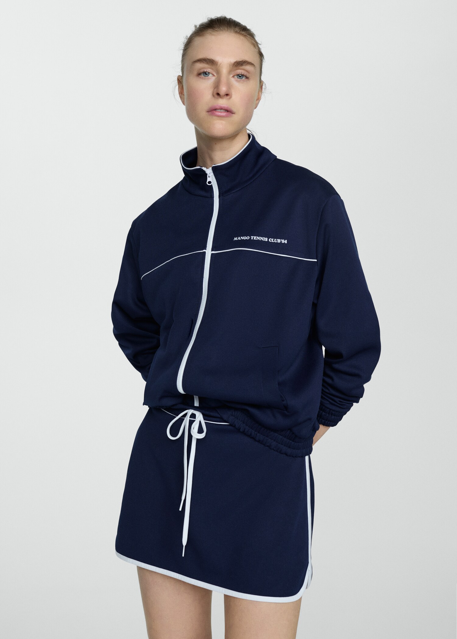 Sudadera cremallera logo - Plano medio