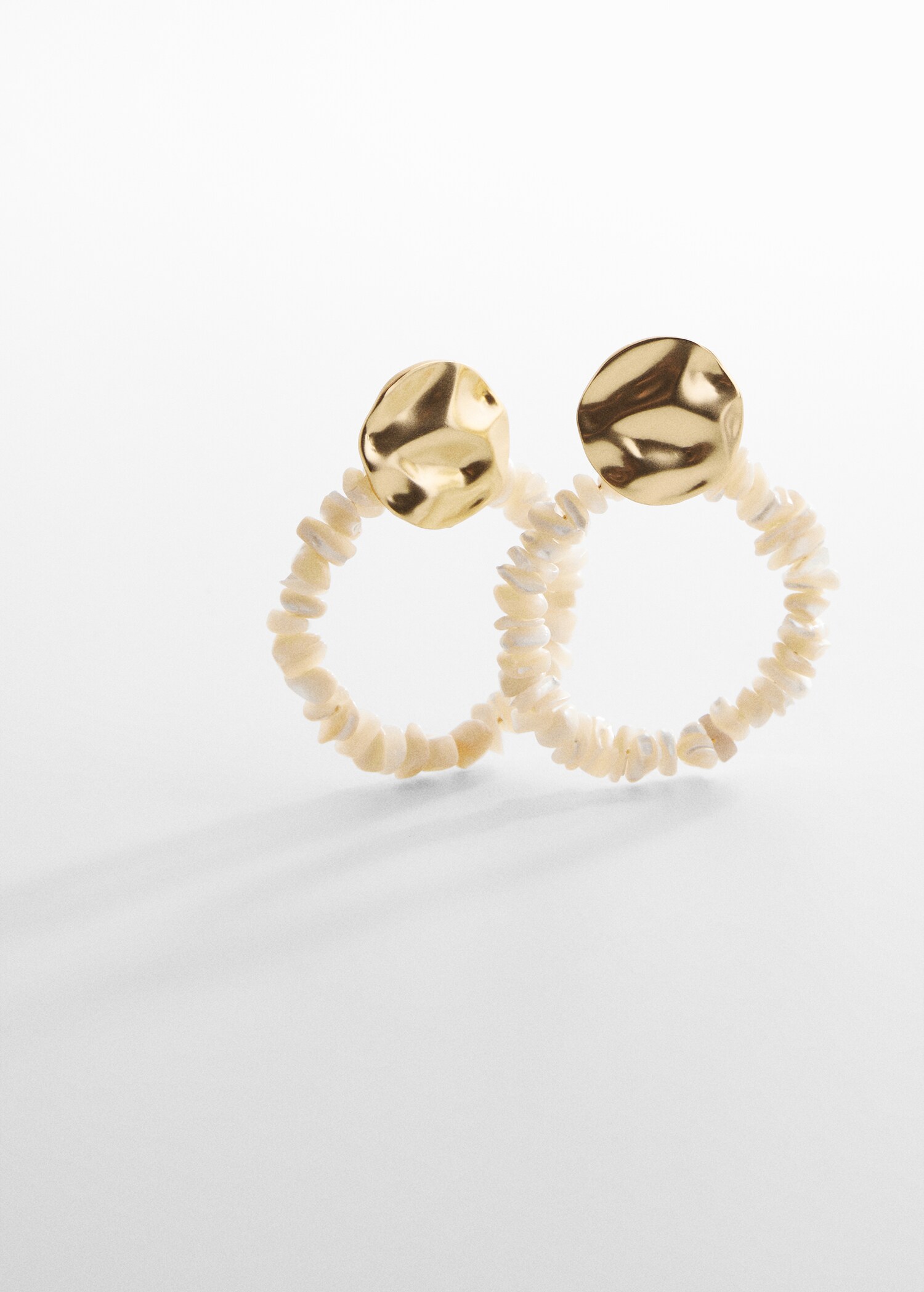 Bead hoop earrings - Details of the article 1
