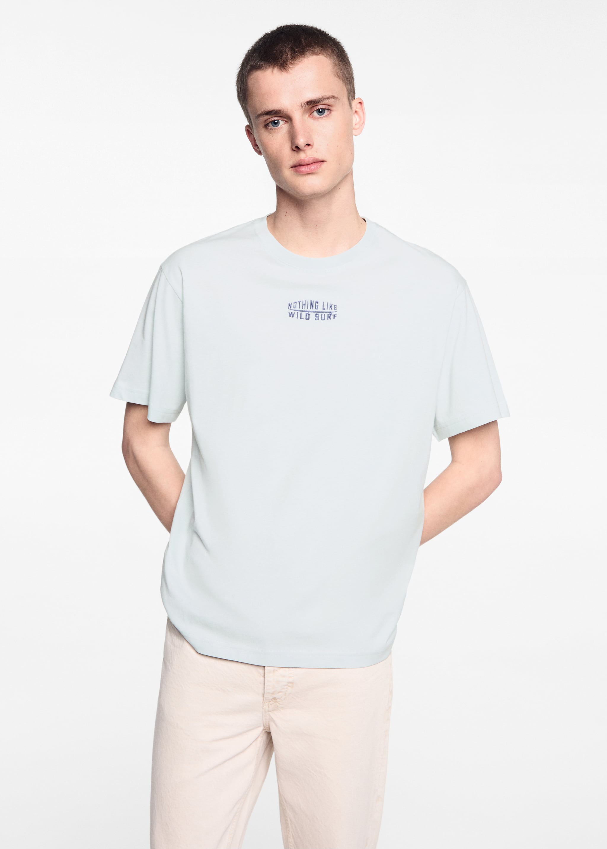 Baumwoll-T-Shirt mit aufgesticktem Schriftzug - Mittlere Ansicht