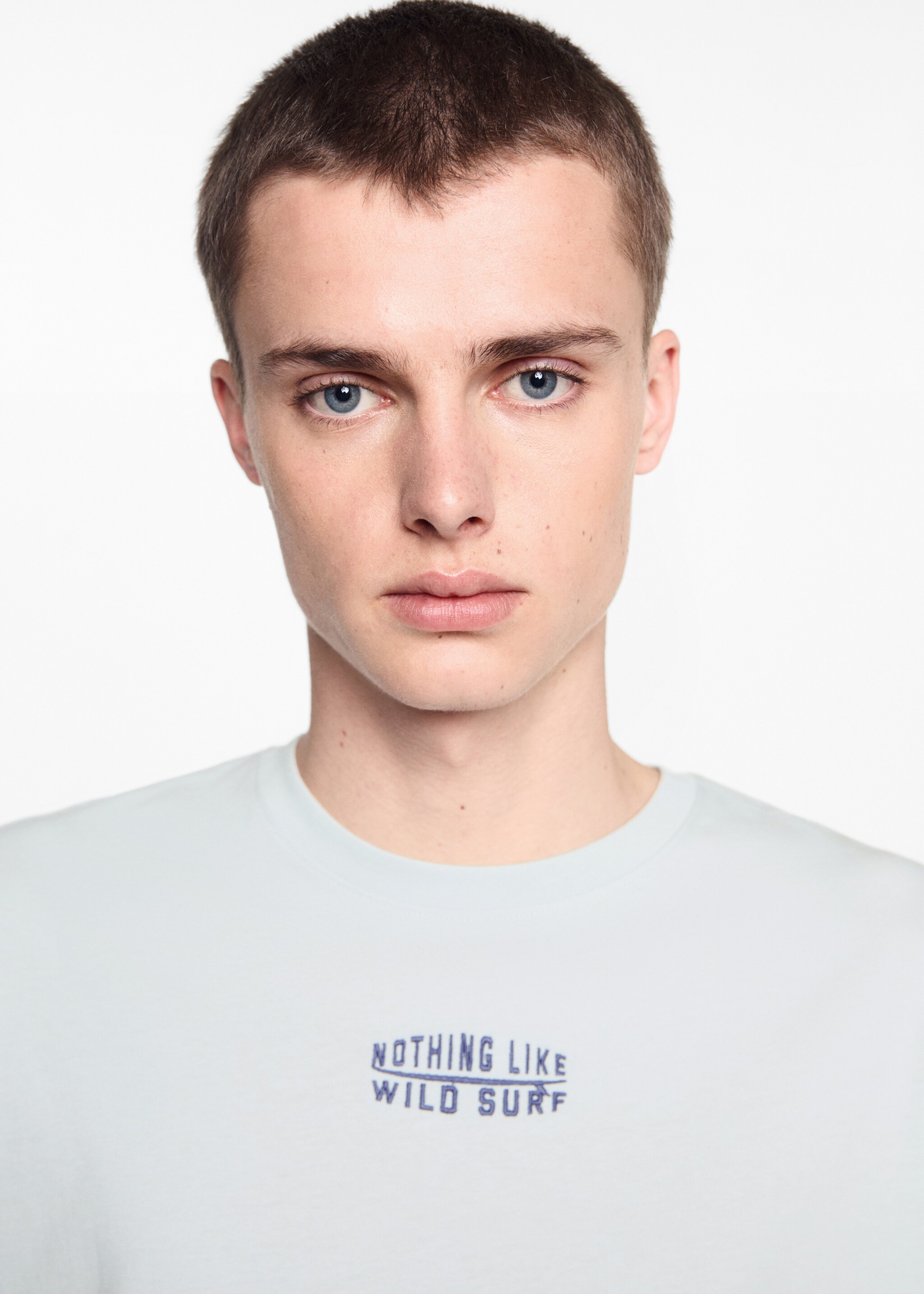 Embroidered cotton message t-shirt - Details of the article 1