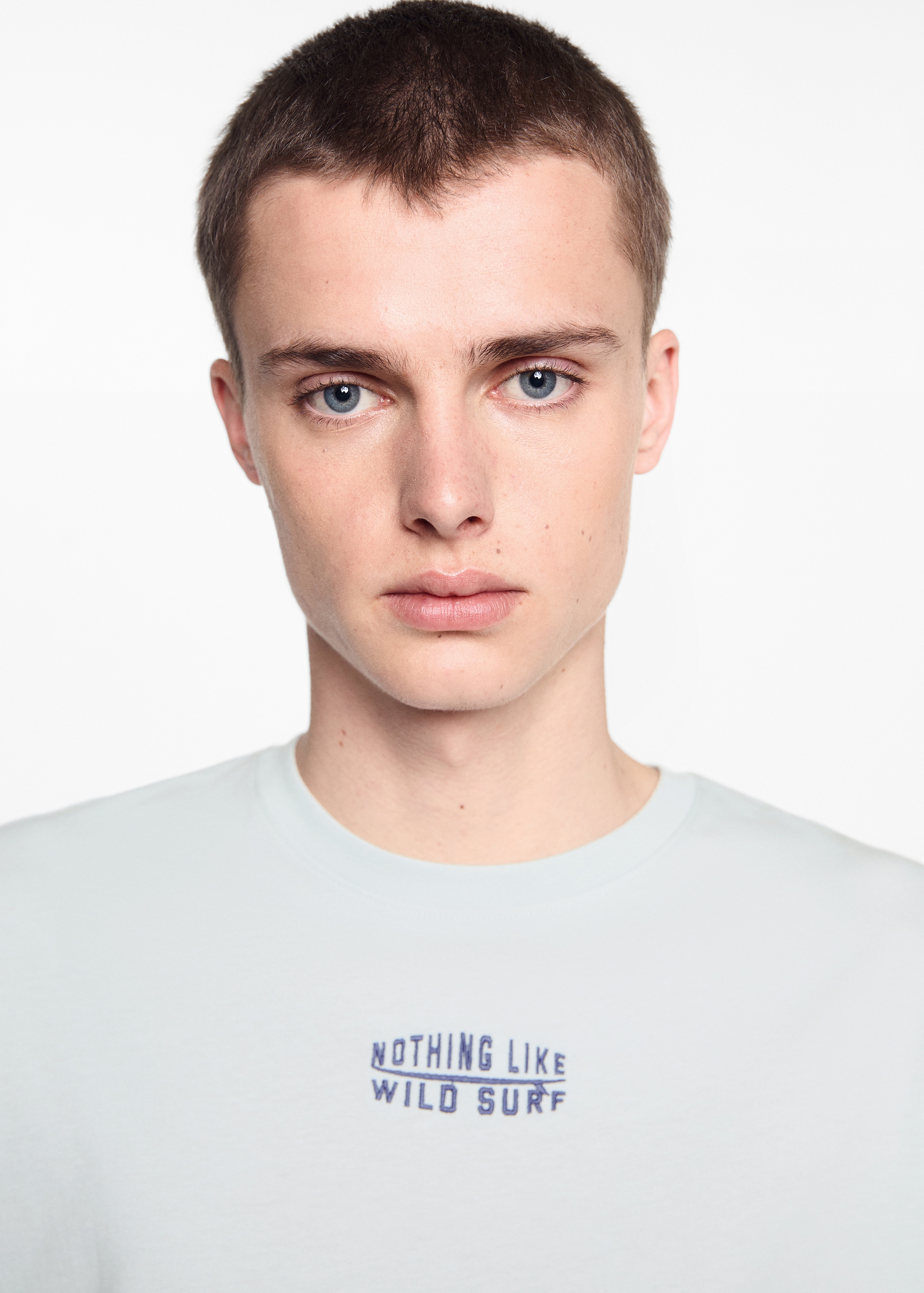 Embroidered cotton message t-shirt - Details of the article 1