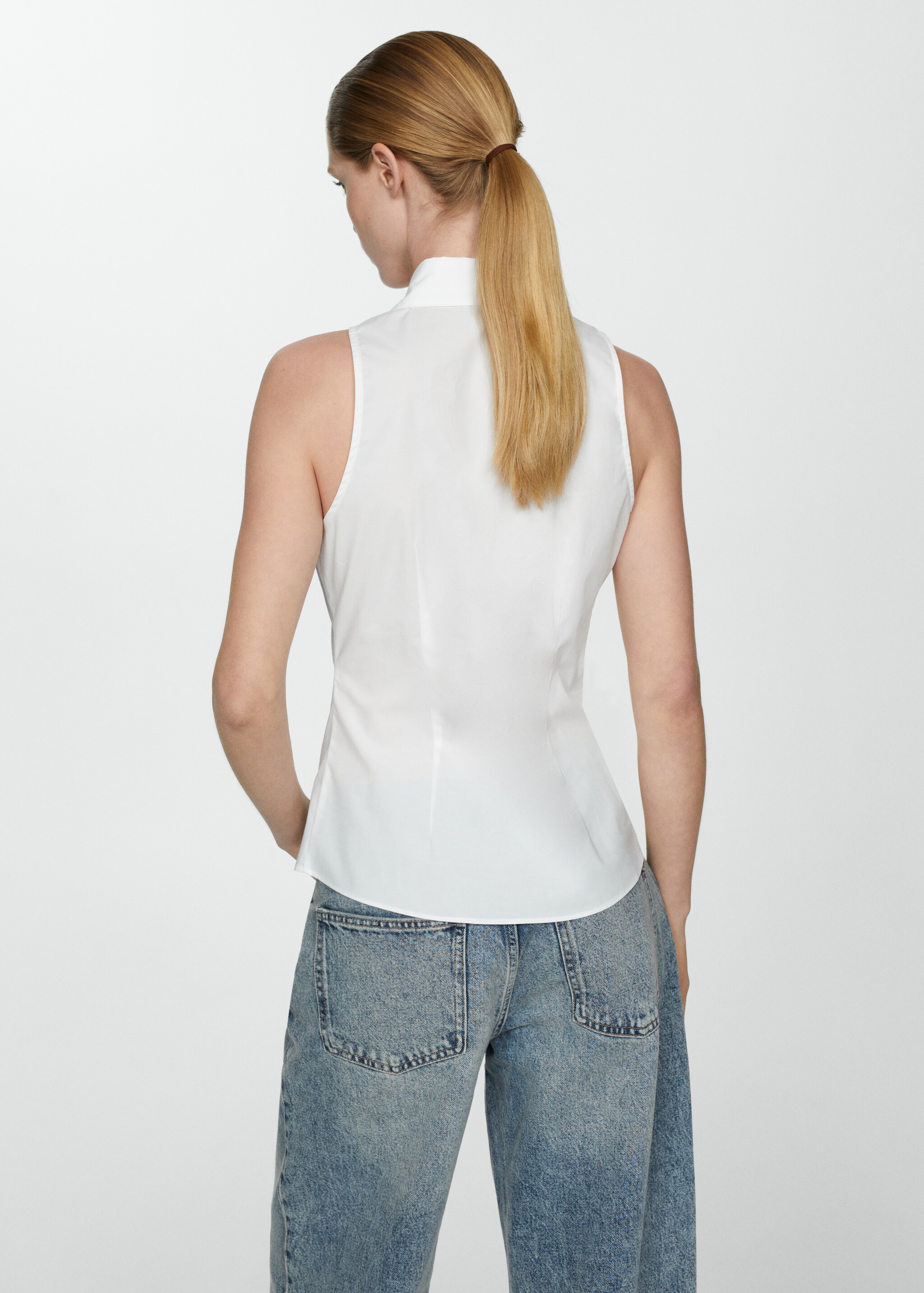 Sleeveless cotton shirt - Reverse of the article