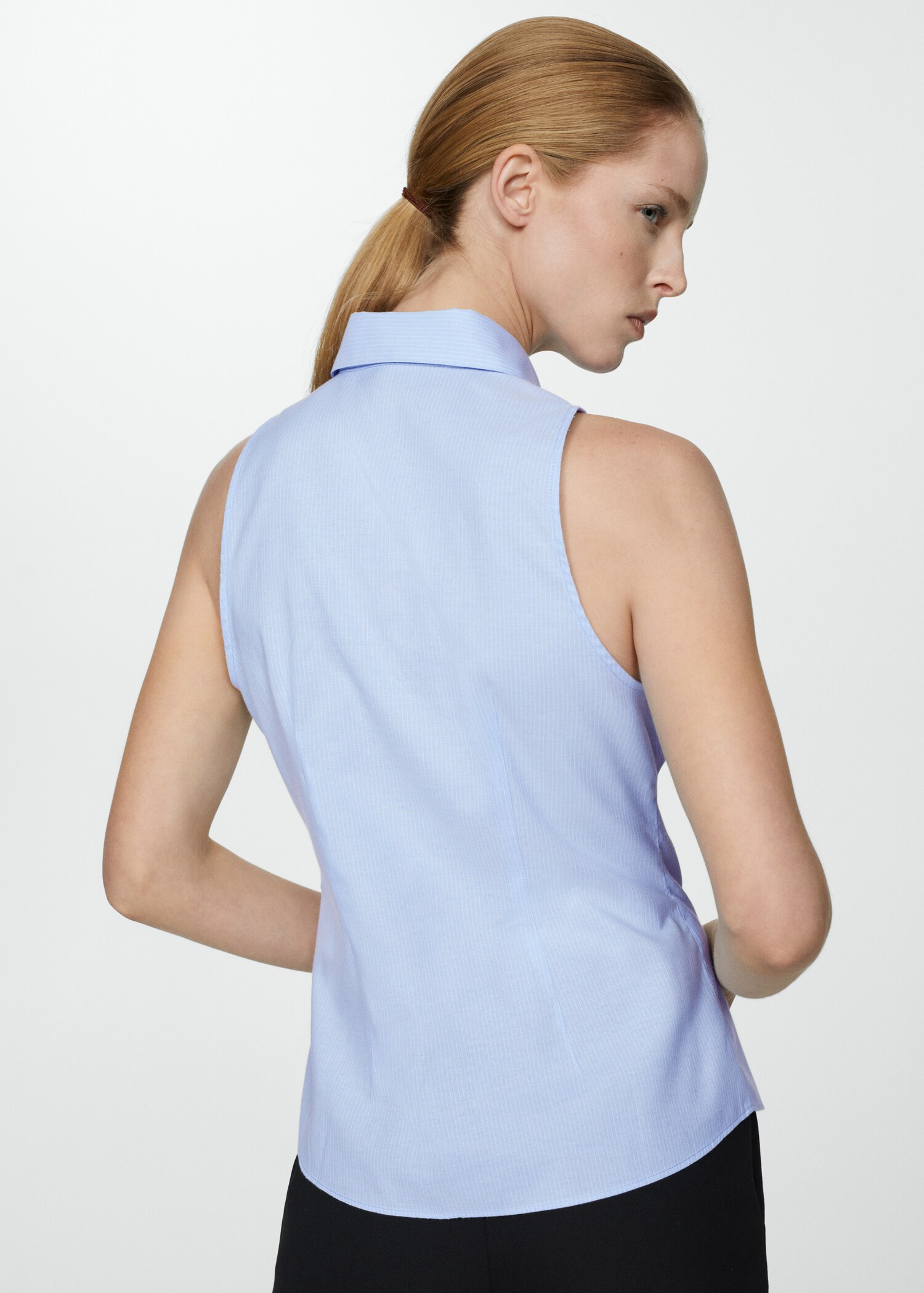 Striped sleeveless shirt - Reverse of the article