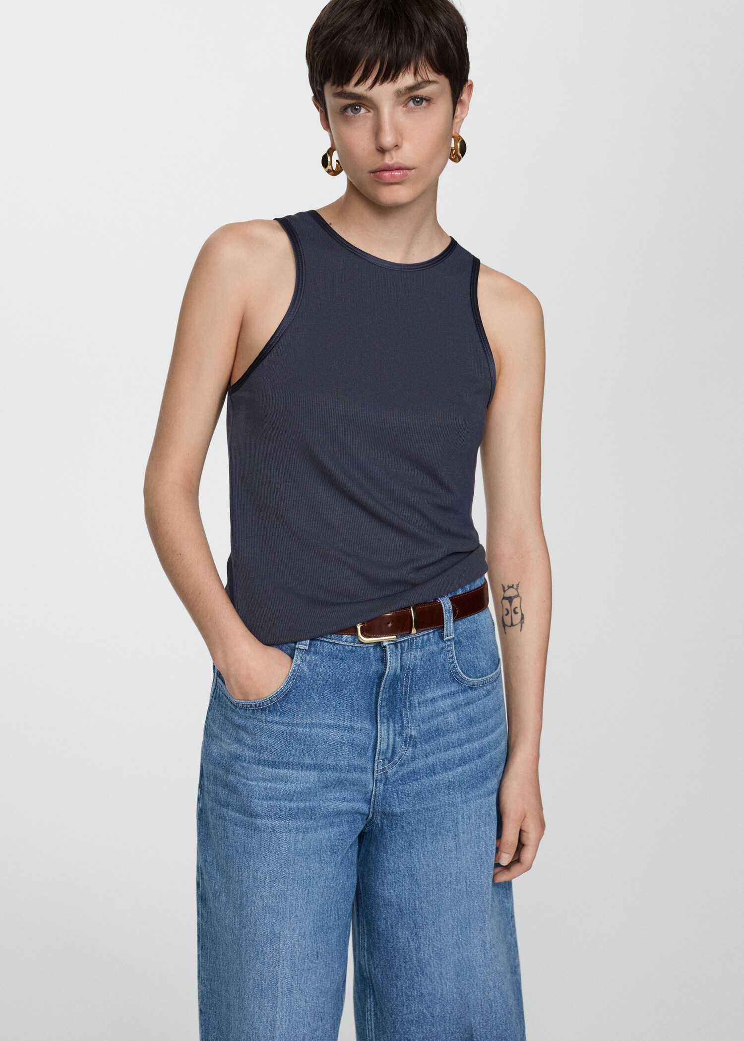 Top with satin details  - Medium plane