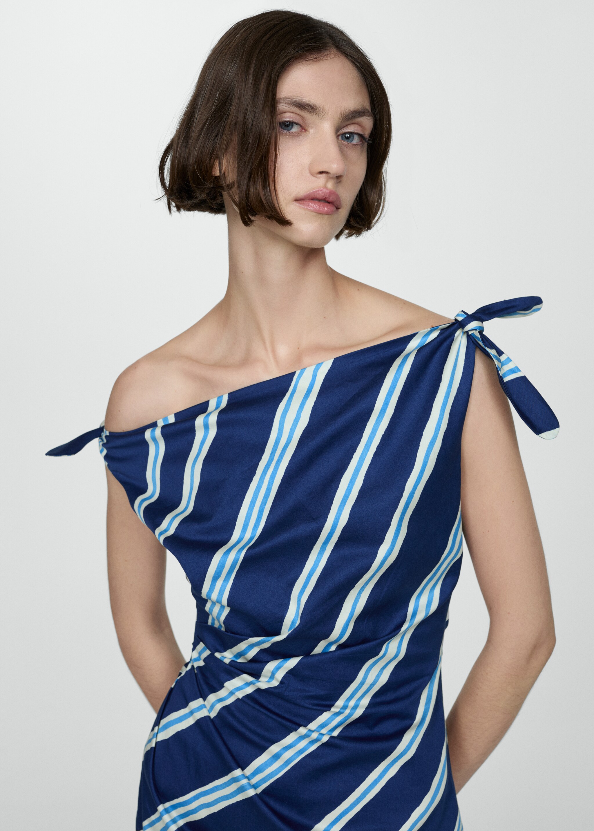 Striped dress bare shoulders - Details of the article 1