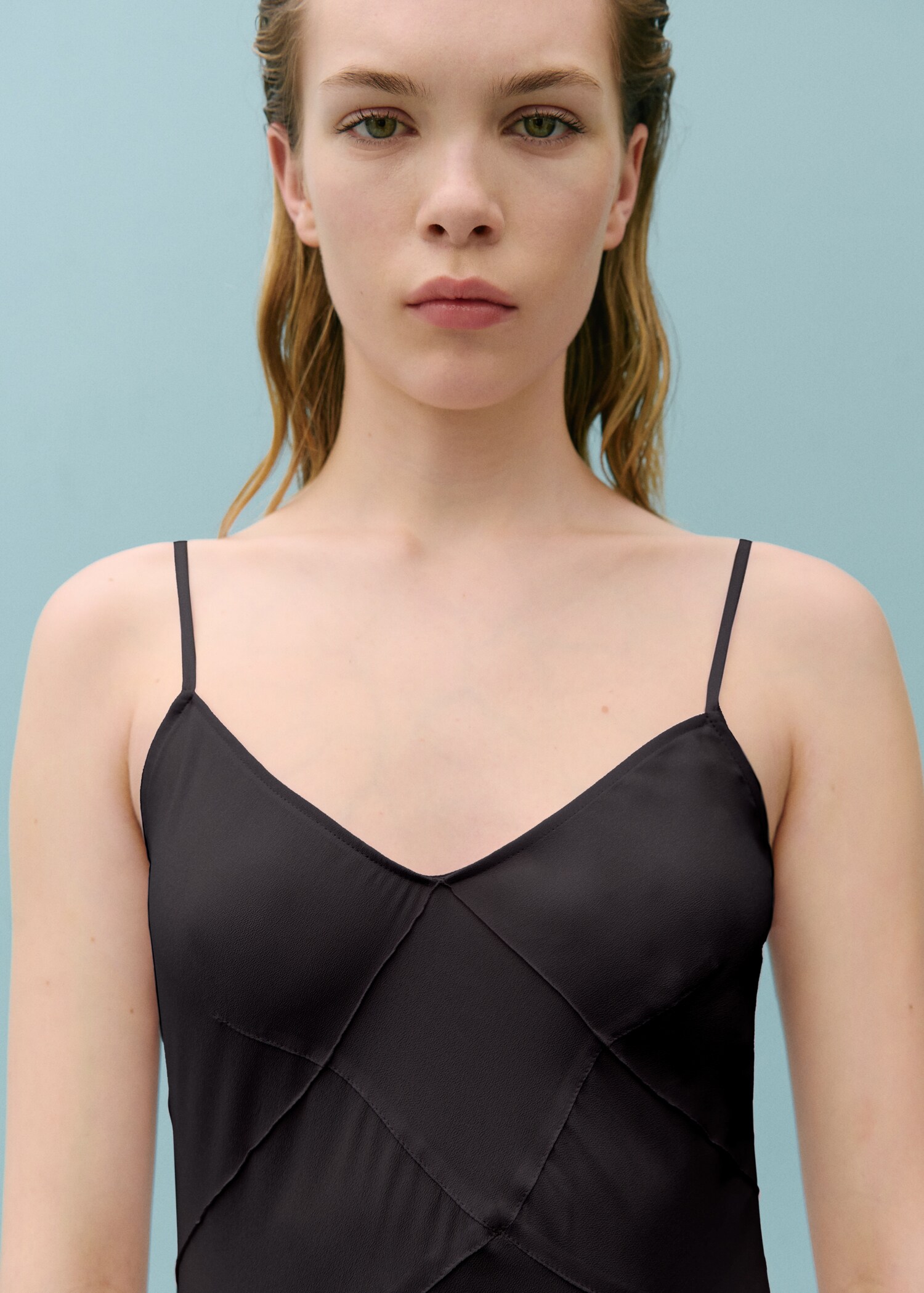 Godets dress with decorative stitching - Details of the article 1