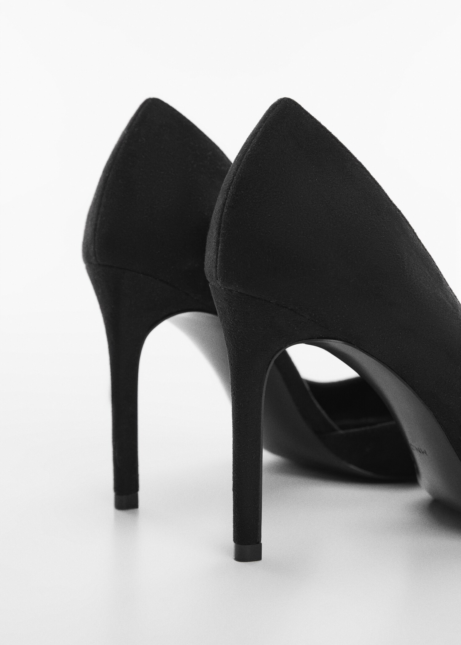 Asymmetrical heeled shoes - Details of the article 1