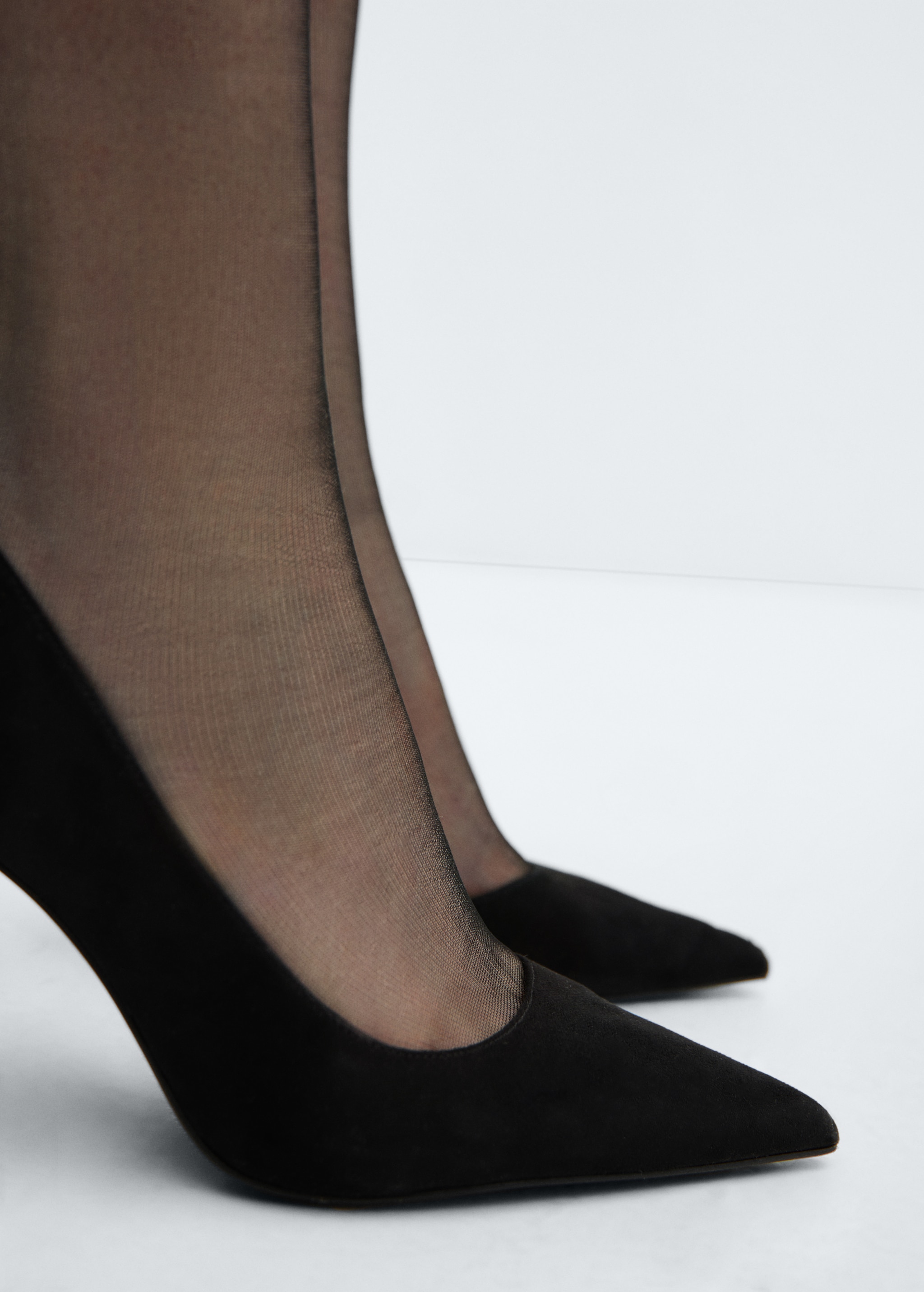 Asymmetrical heeled shoes - Details of the article 9