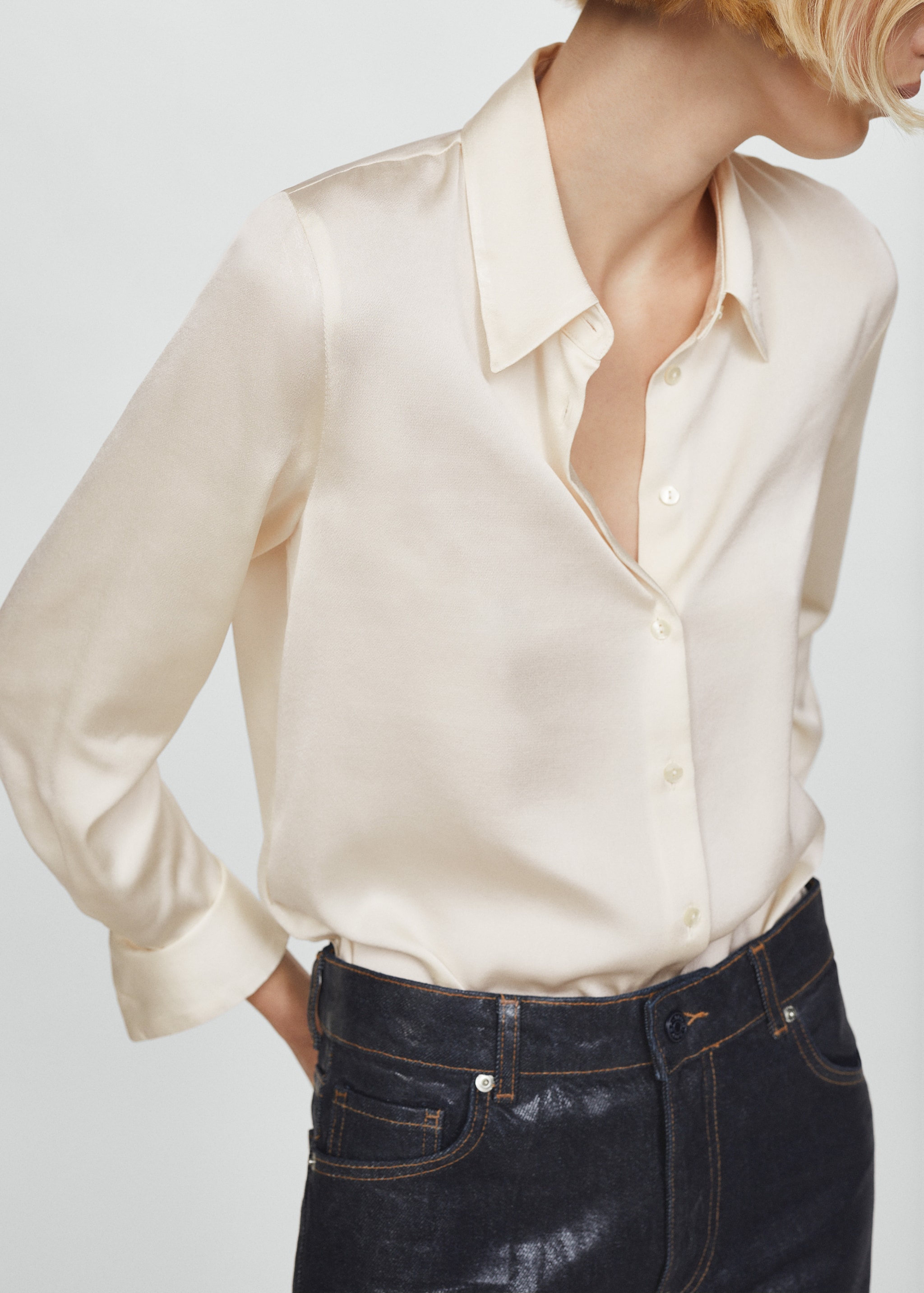 Satin finish flowy shirt - Details of the article 6