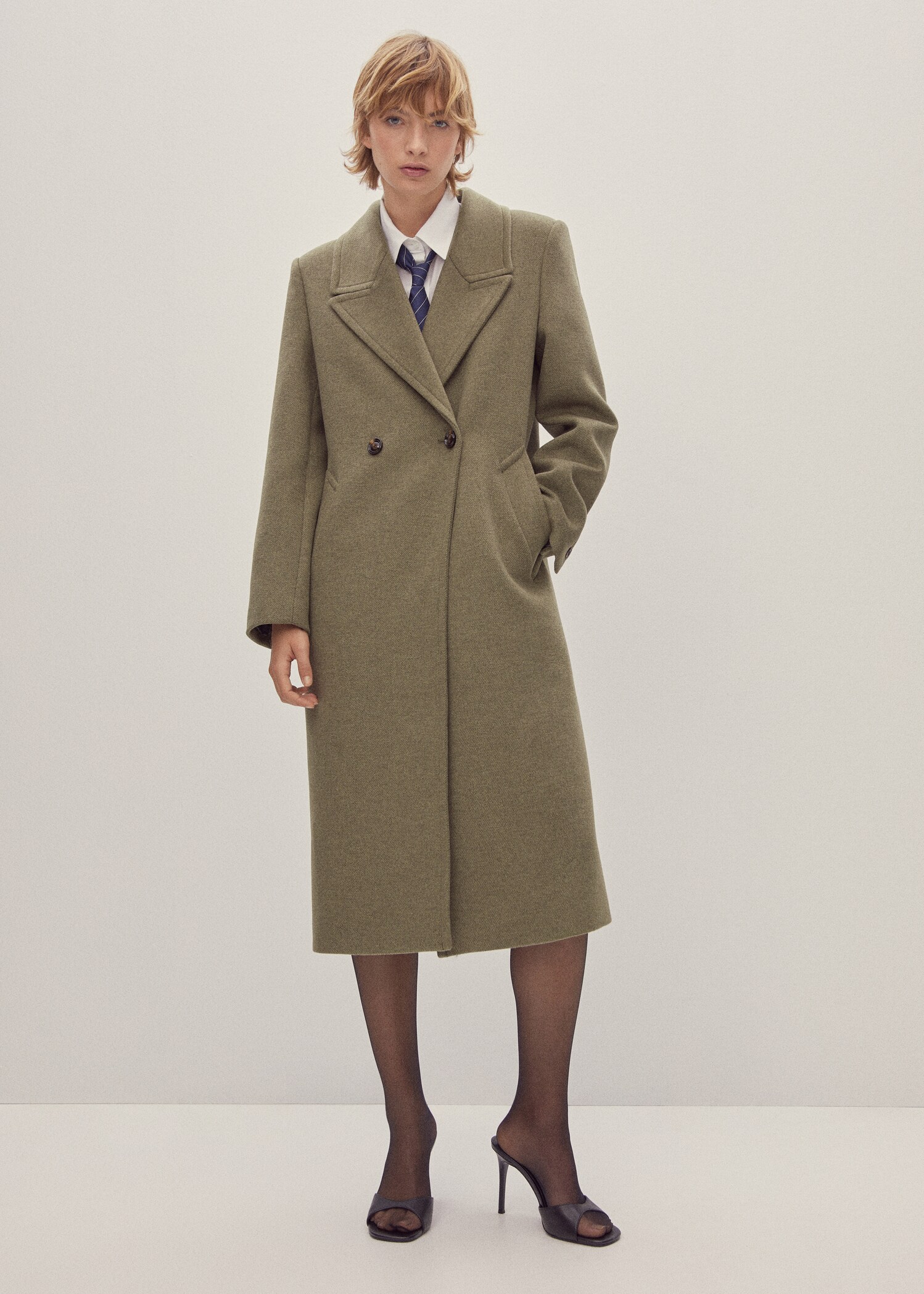 Lapels wool coat - Details of the article 7