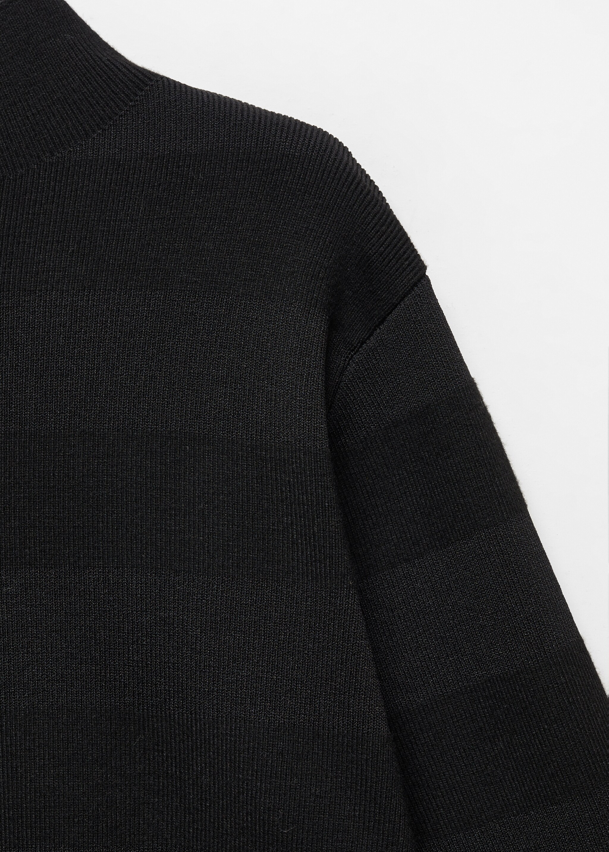 High collar sweater - Details of the article 8