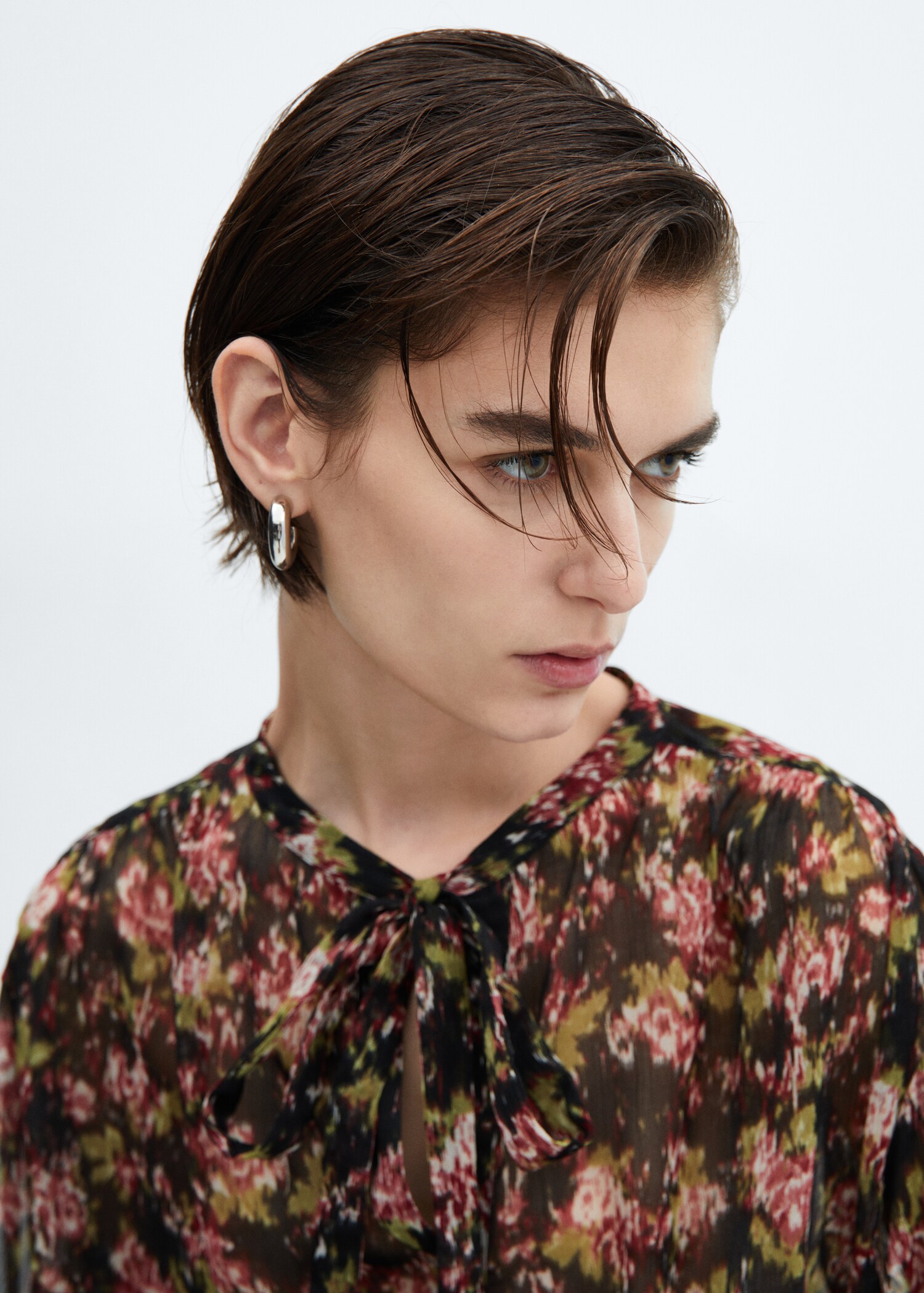 Semi-transparent floral blouse - Details of the article 1