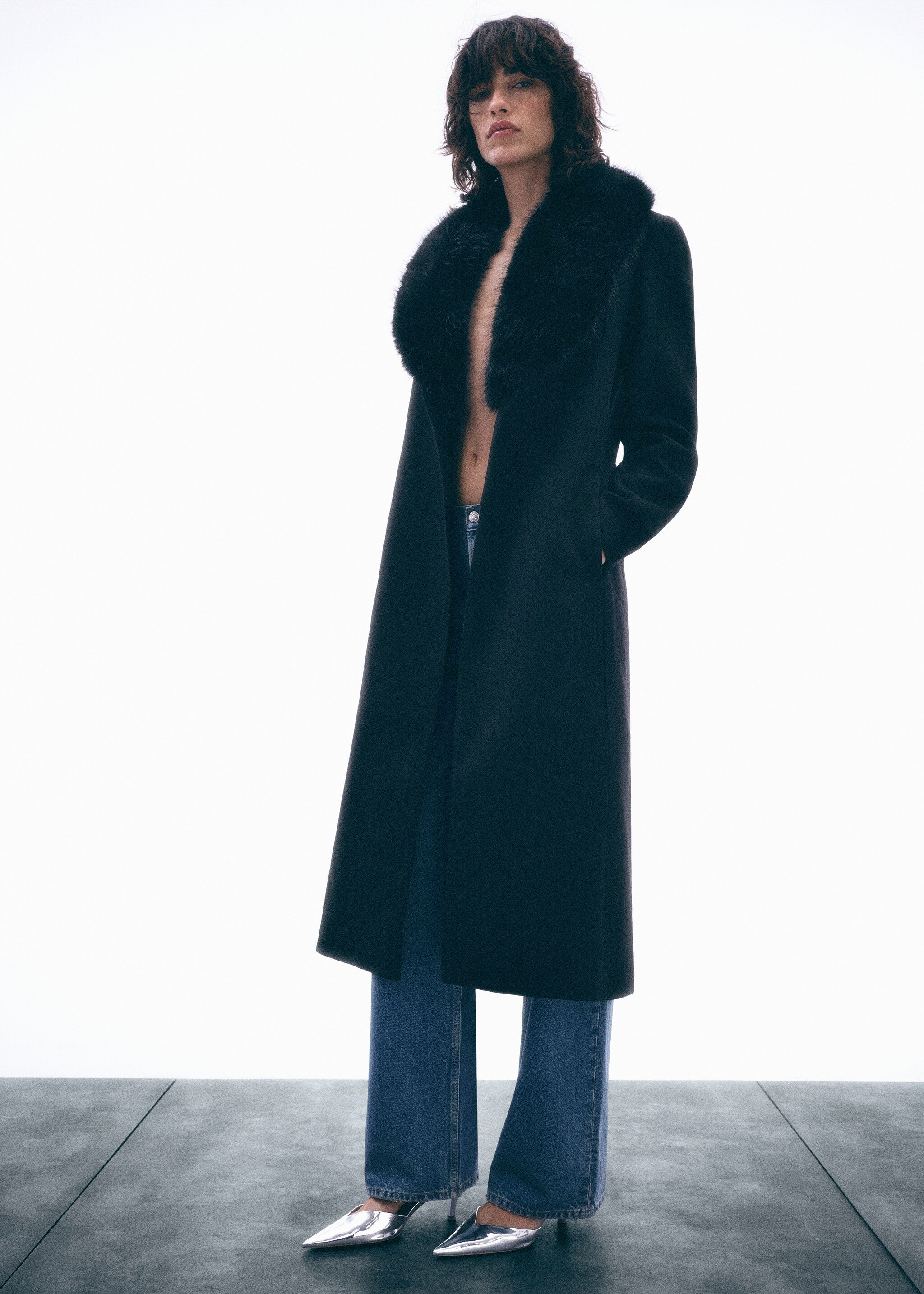 Manteco wool coat with detachable fur collar - Details of the article 6