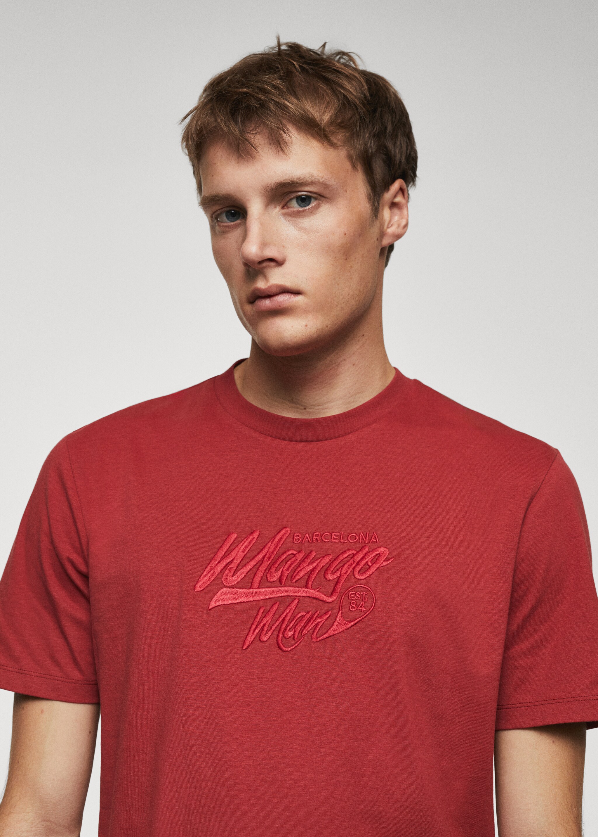 100% cotton t-shirt with embroidered logo - Details of the article 1