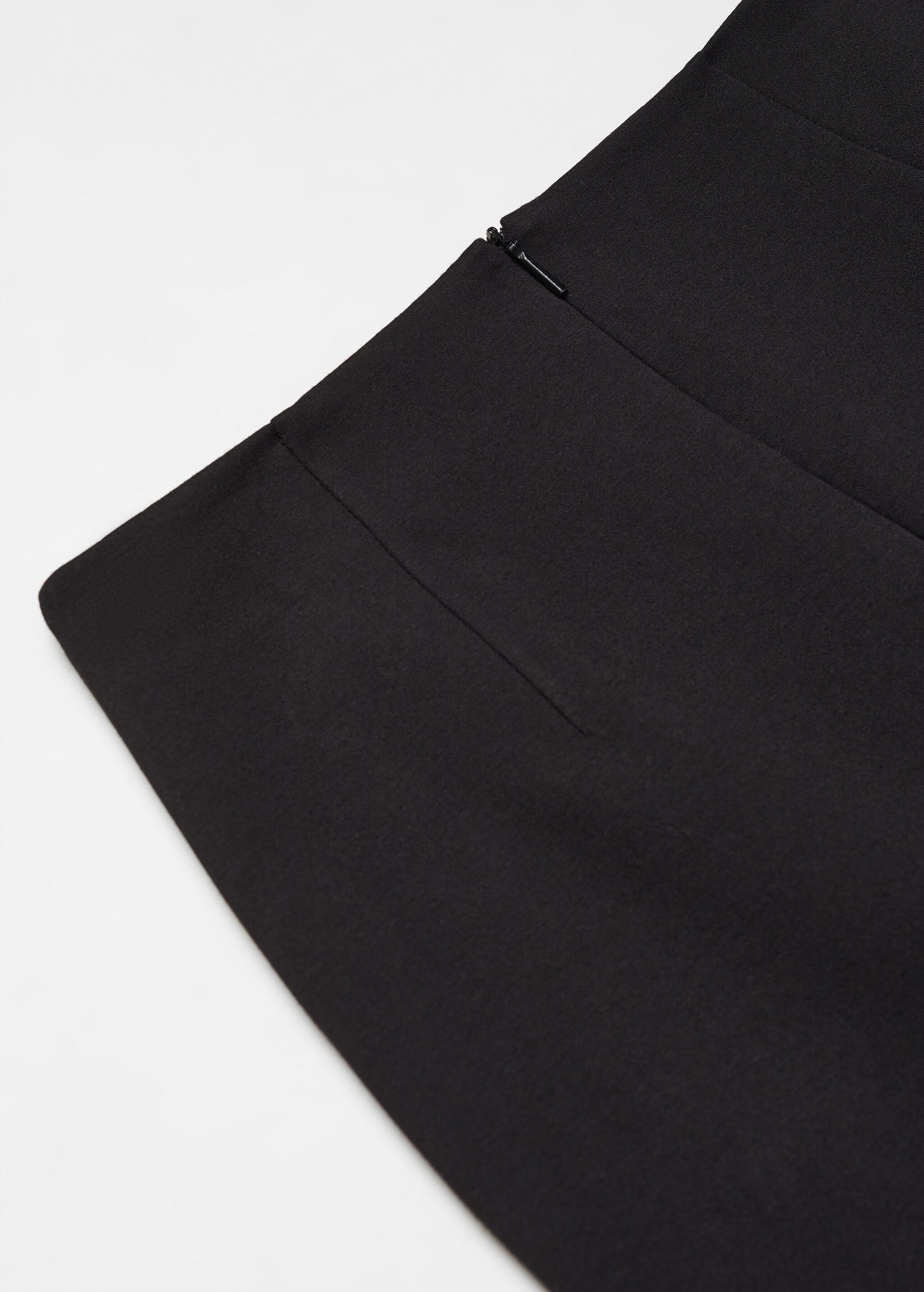 Pencil skirt with Rome-knit opening - Details of the article 8