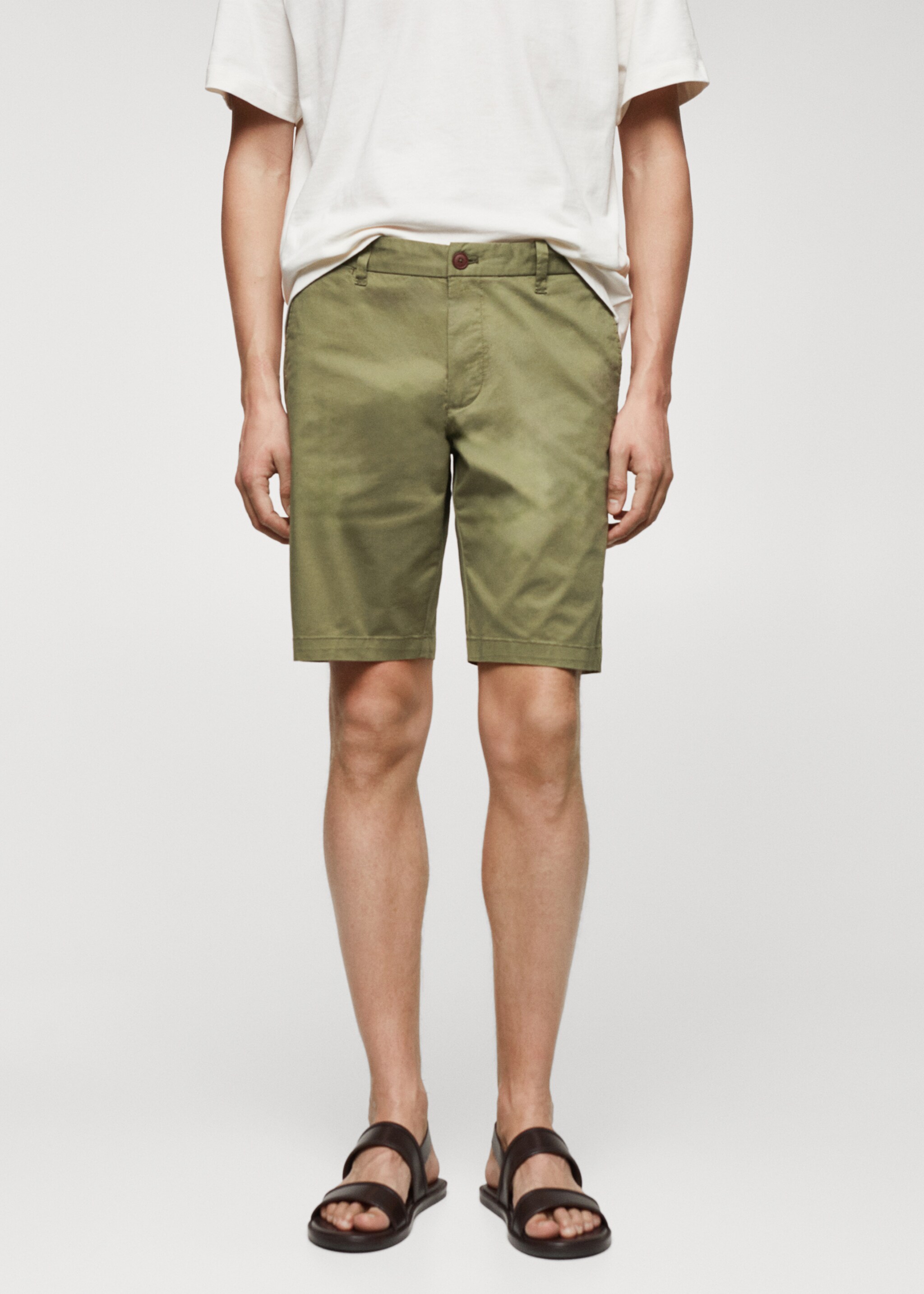 Bermuda slim-fit chino coton - Plan moyen, Kaki. Ref: 67020618-00.