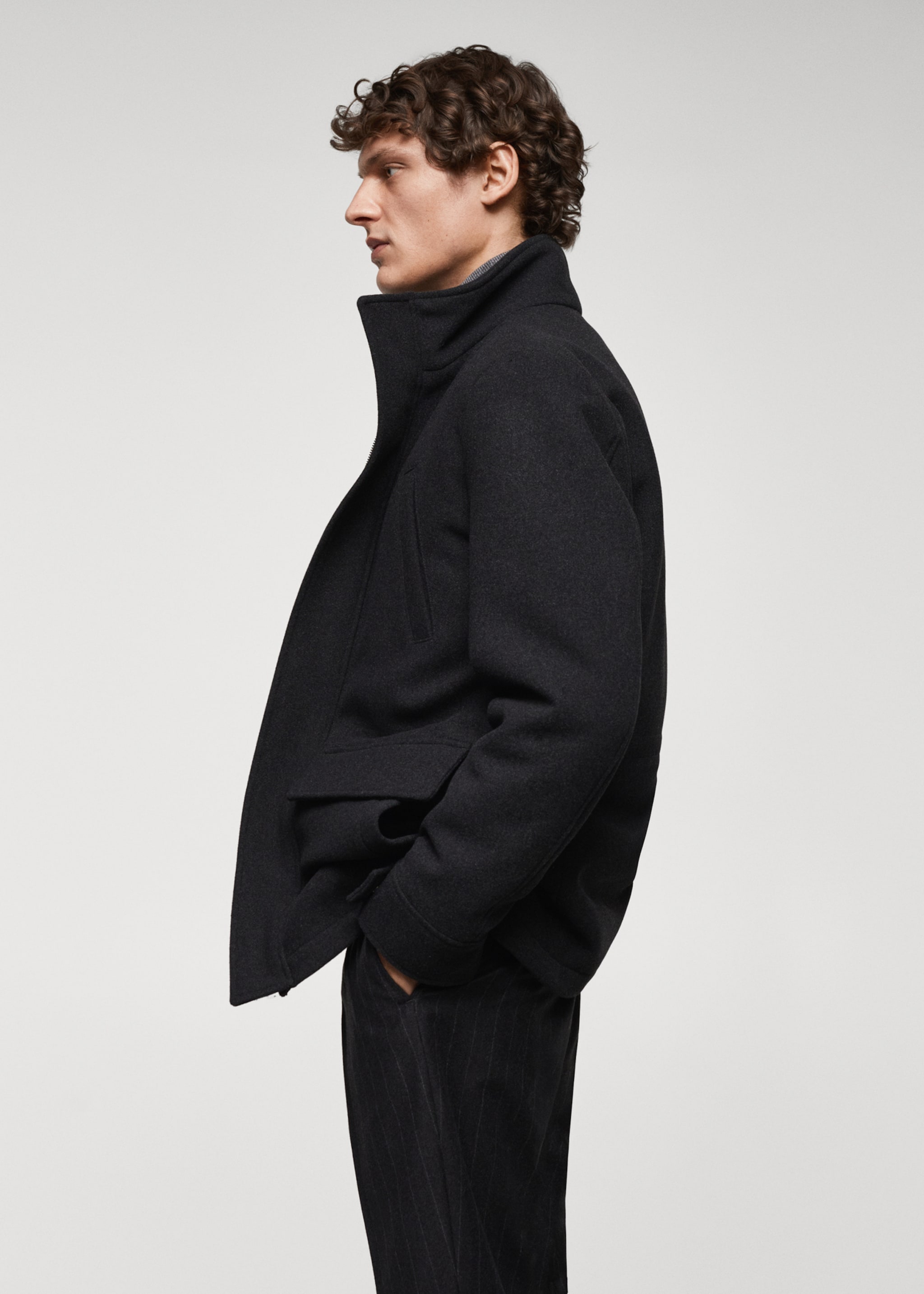 Short wool coat with pockets - Details of the article 2