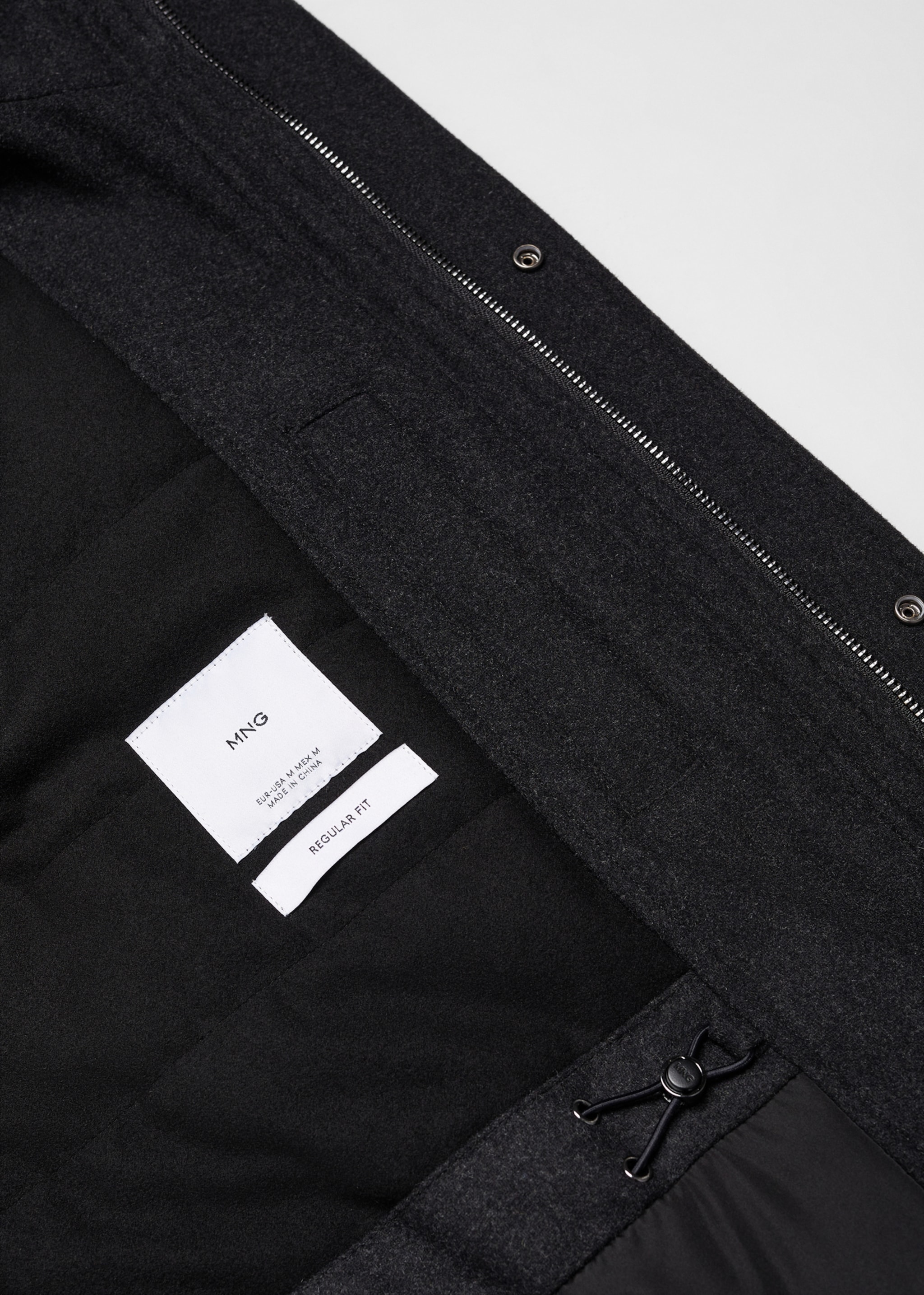 Short wool coat with pockets - Details of the article 8